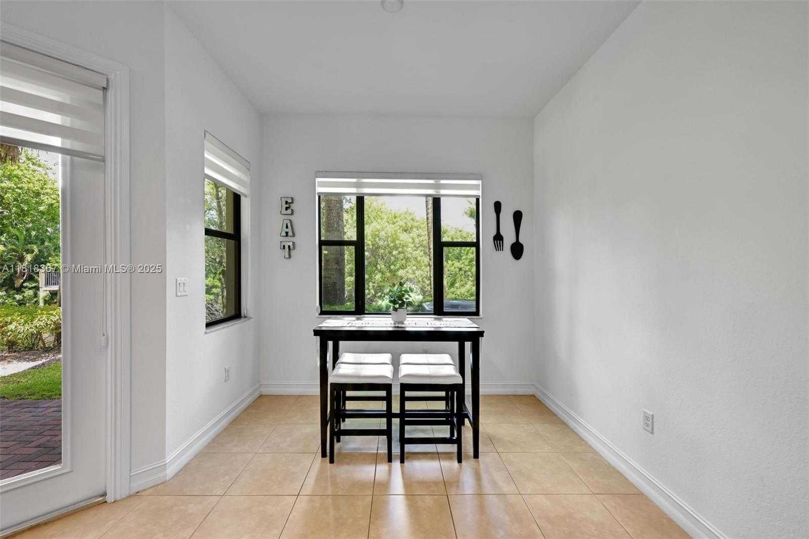 Small Image of 122 SW 127th Terrace, Plantation, FL 33325, USA Number 17