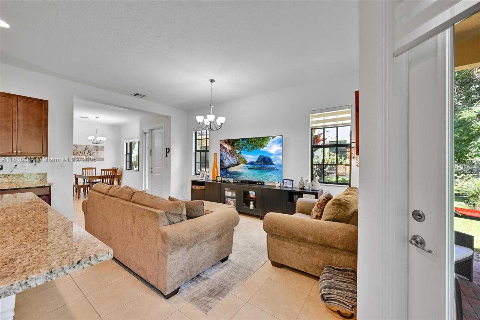 Small Image of 122 SW 127th Terrace, Plantation, FL 33325, USA Number 18
