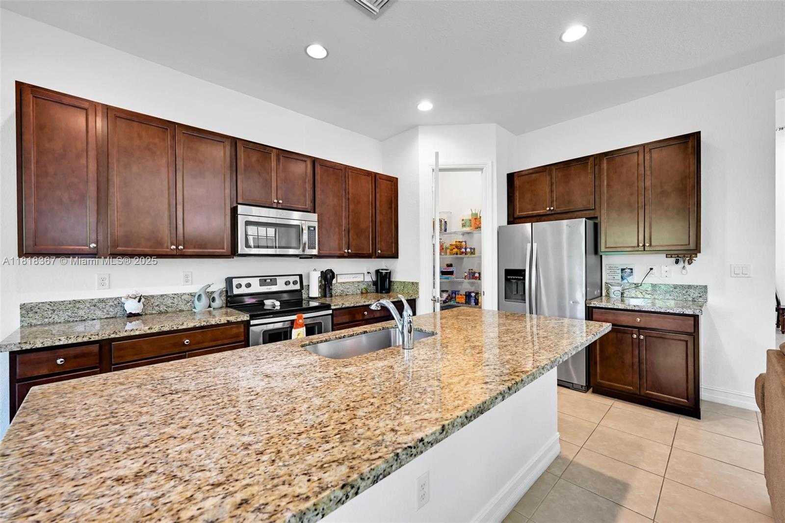 Small Image of 122 SW 127th Terrace, Plantation, FL 33325, USA Number 21