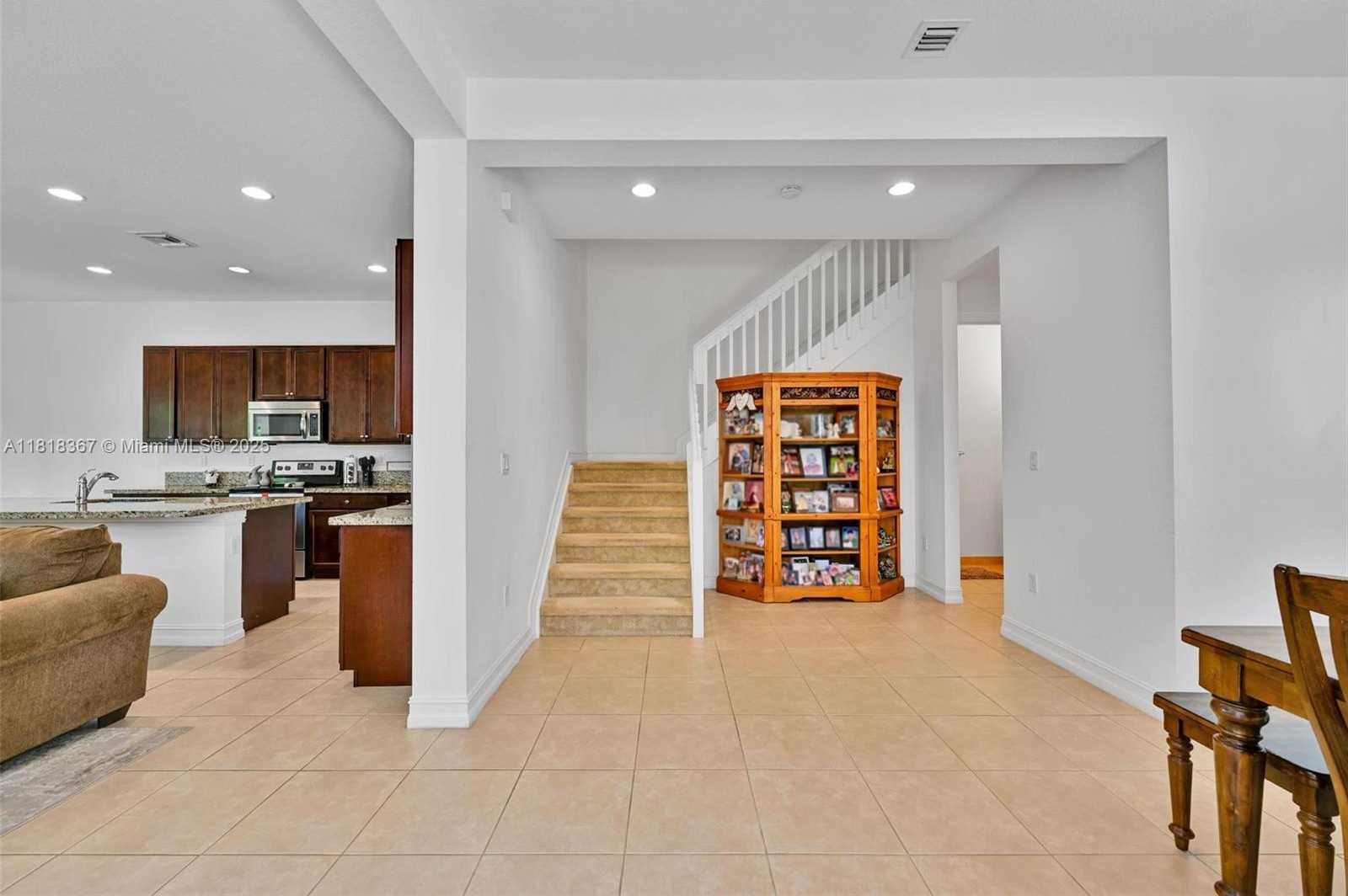Small Image of 122 SW 127th Terrace, Plantation, FL 33325, USA Number 26