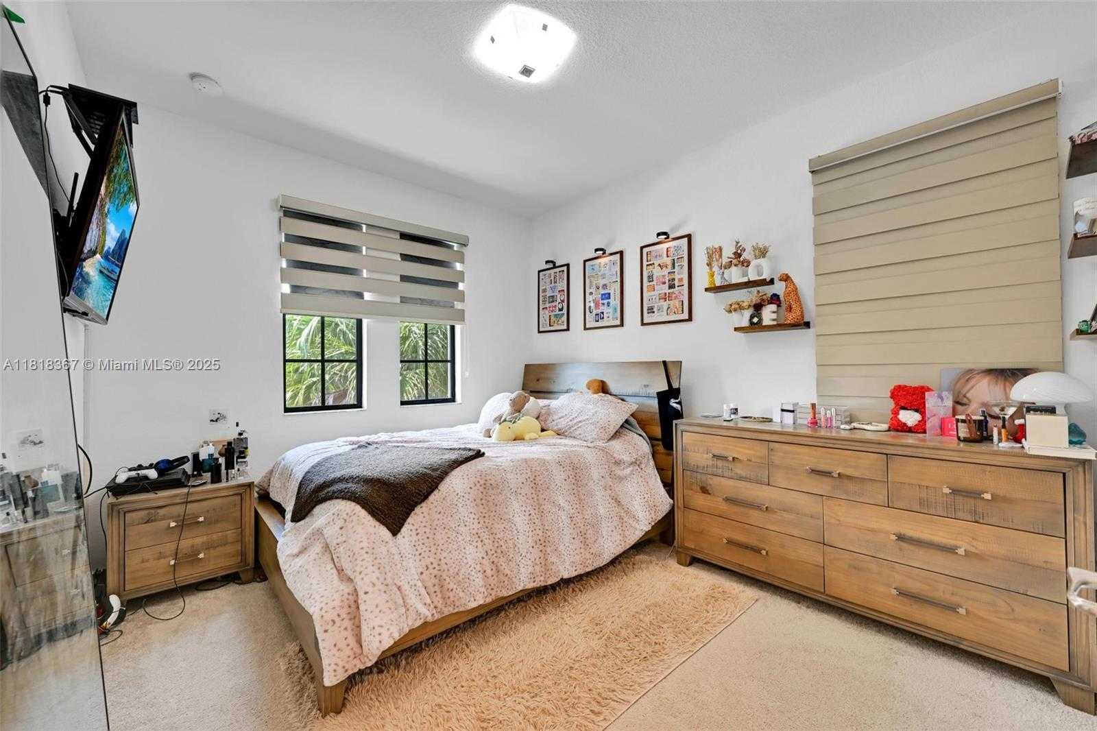 Small Image of 122 SW 127th Terrace, Plantation, FL 33325, USA Number 43