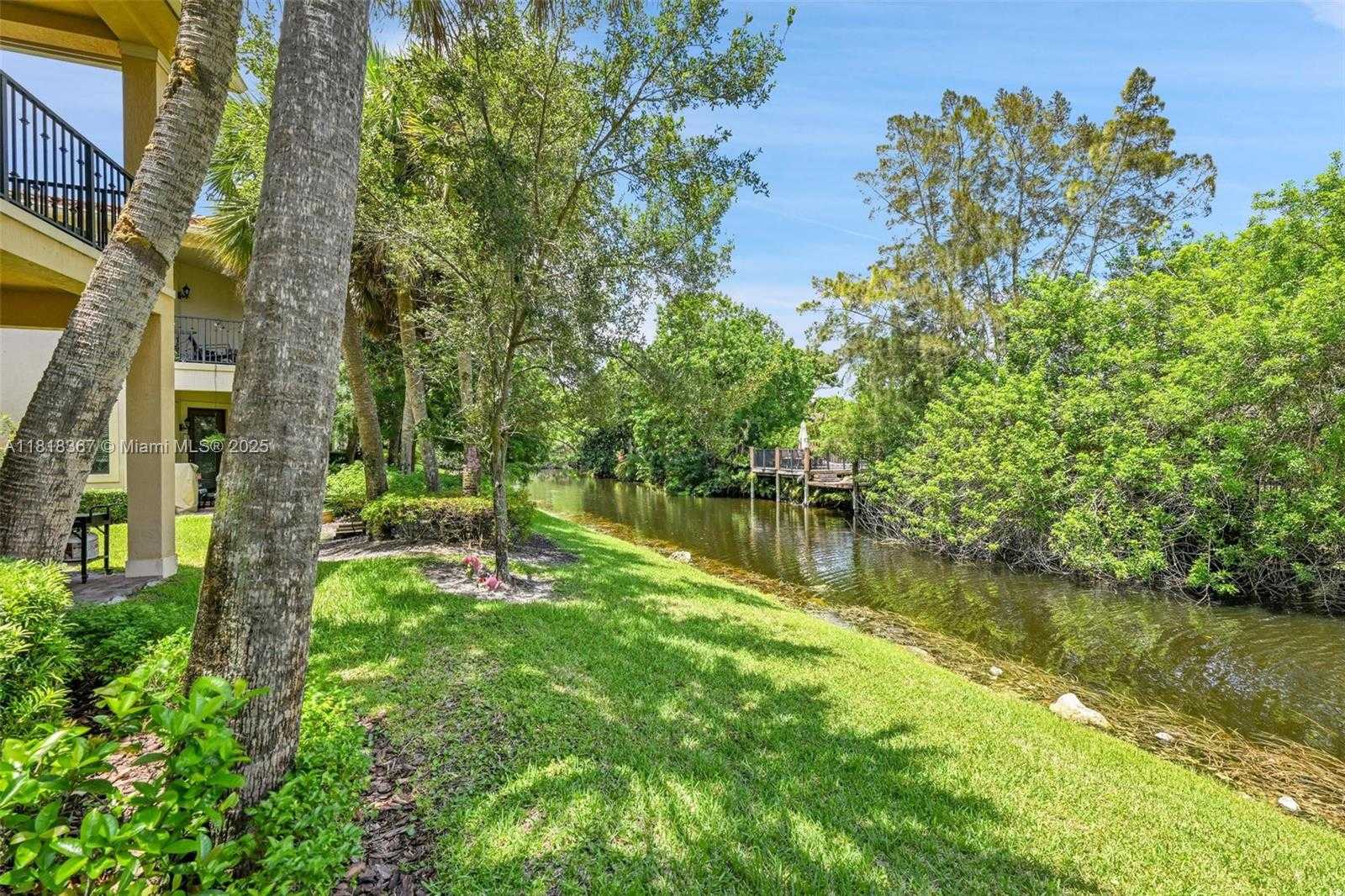 Small Image of 122 SW 127th Terrace, Plantation, FL 33325, USA Number 5