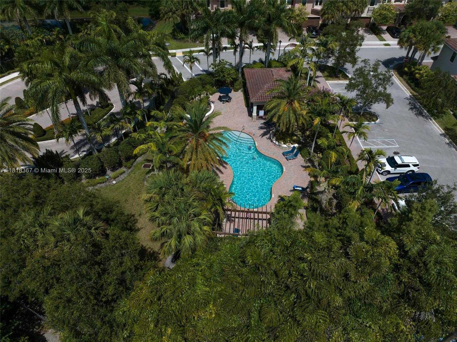 Small Image of 122 SW 127th Terrace, Plantation, FL 33325, USA Number 50