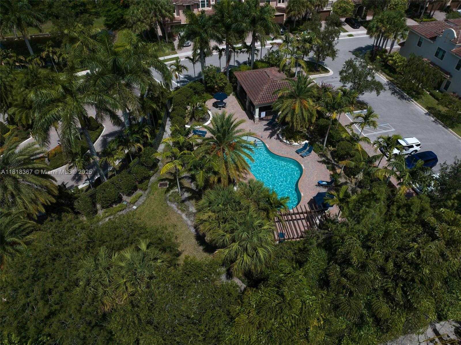 Small Image of 122 SW 127th Terrace, Plantation, FL 33325, USA Number 51