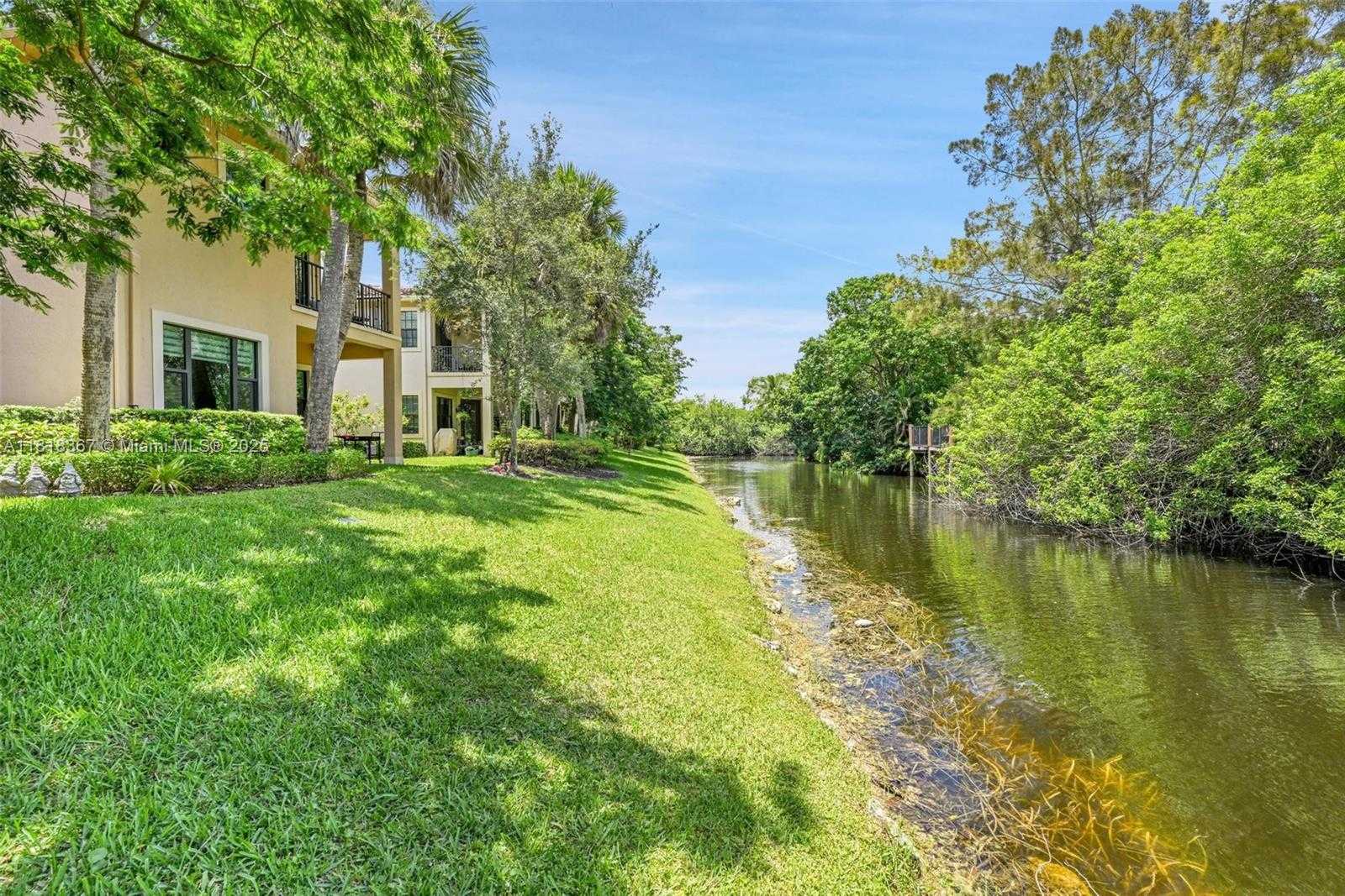 Small Image of 122 SW 127th Terrace, Plantation, FL 33325, USA Number 6
