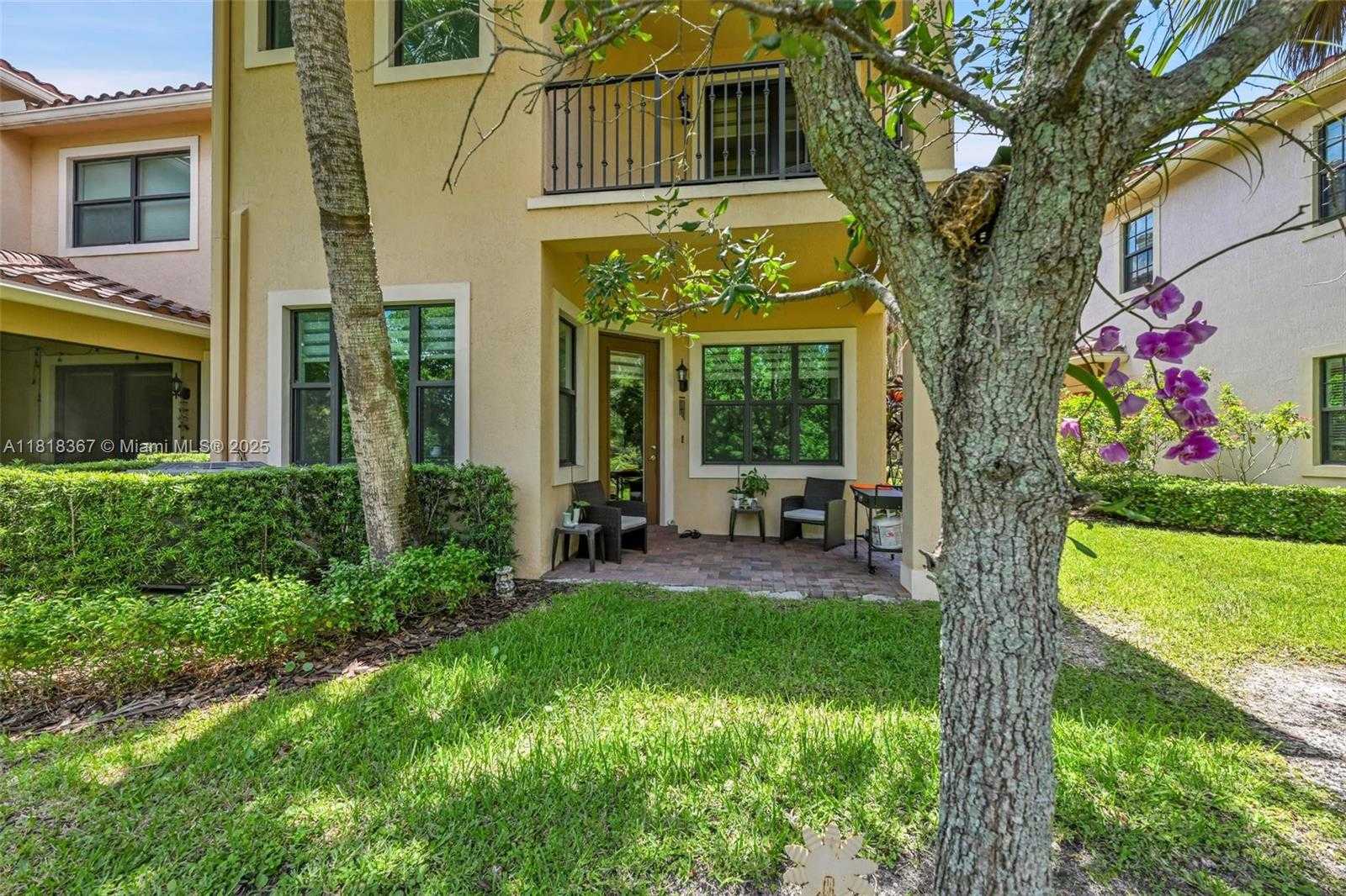Small Image of 122 SW 127th Terrace, Plantation, FL 33325, USA Number 7
