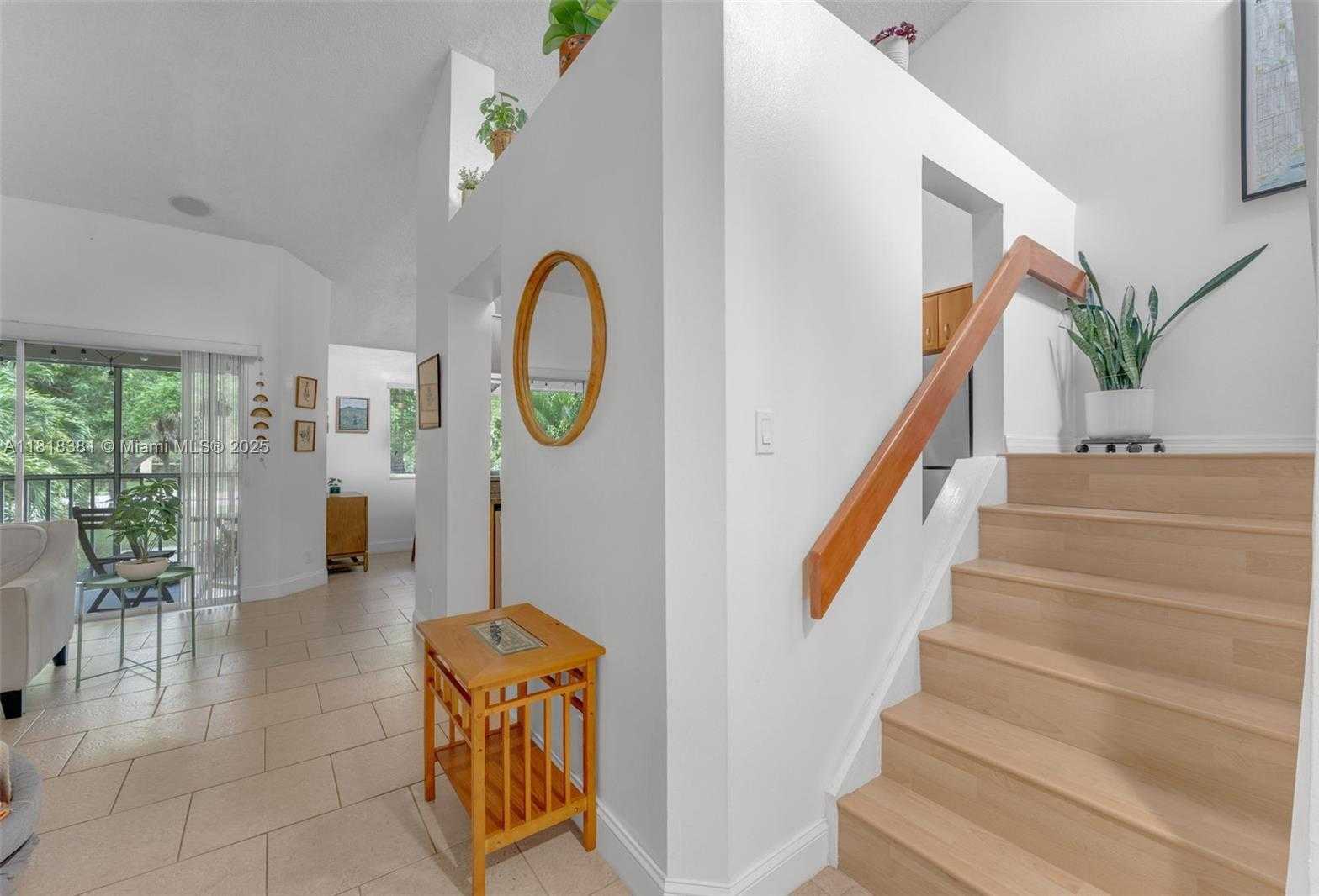 Small Image of 9550 SOUTH WEST 140TH CT #9550, Miami Number 13