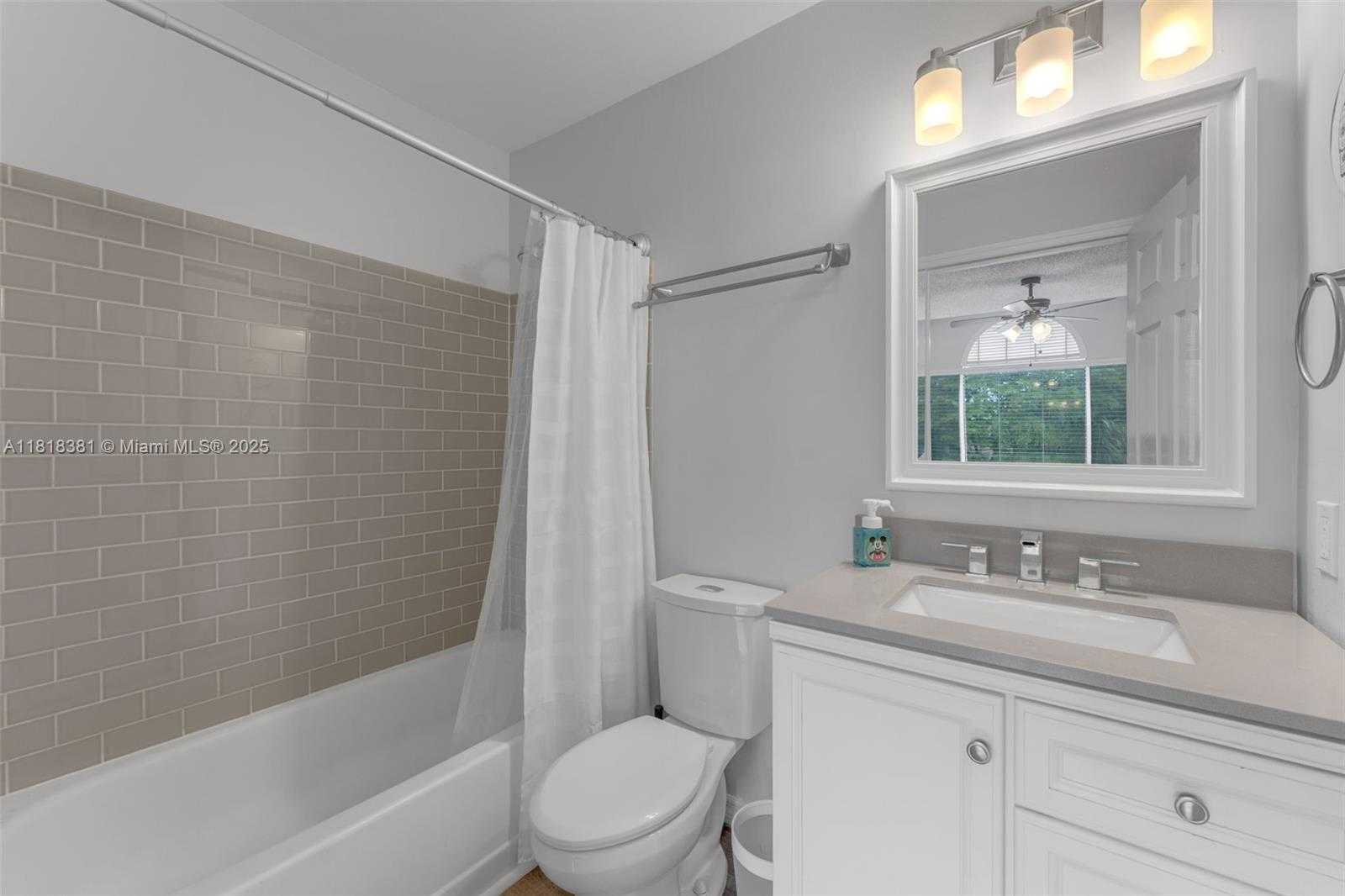 Small Image of 9550 SOUTH WEST 140TH CT #9550, Miami Number 14