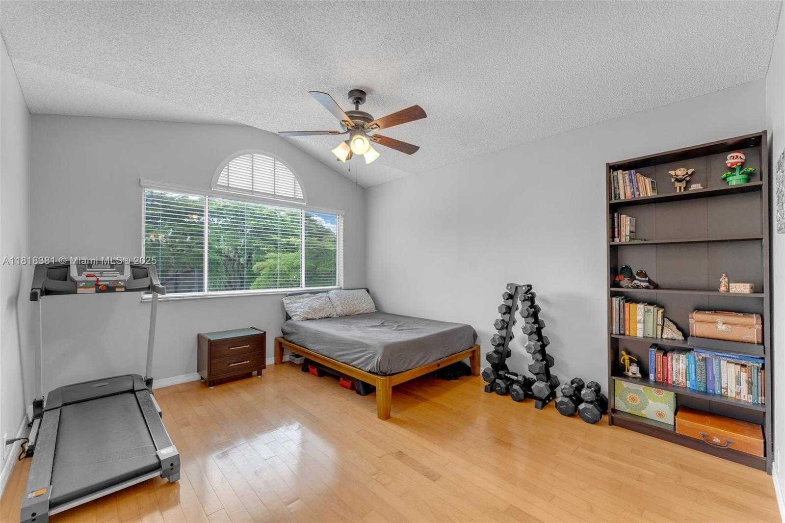 Small Image of 9550 SOUTH WEST 140TH CT #9550, Miami Number 15