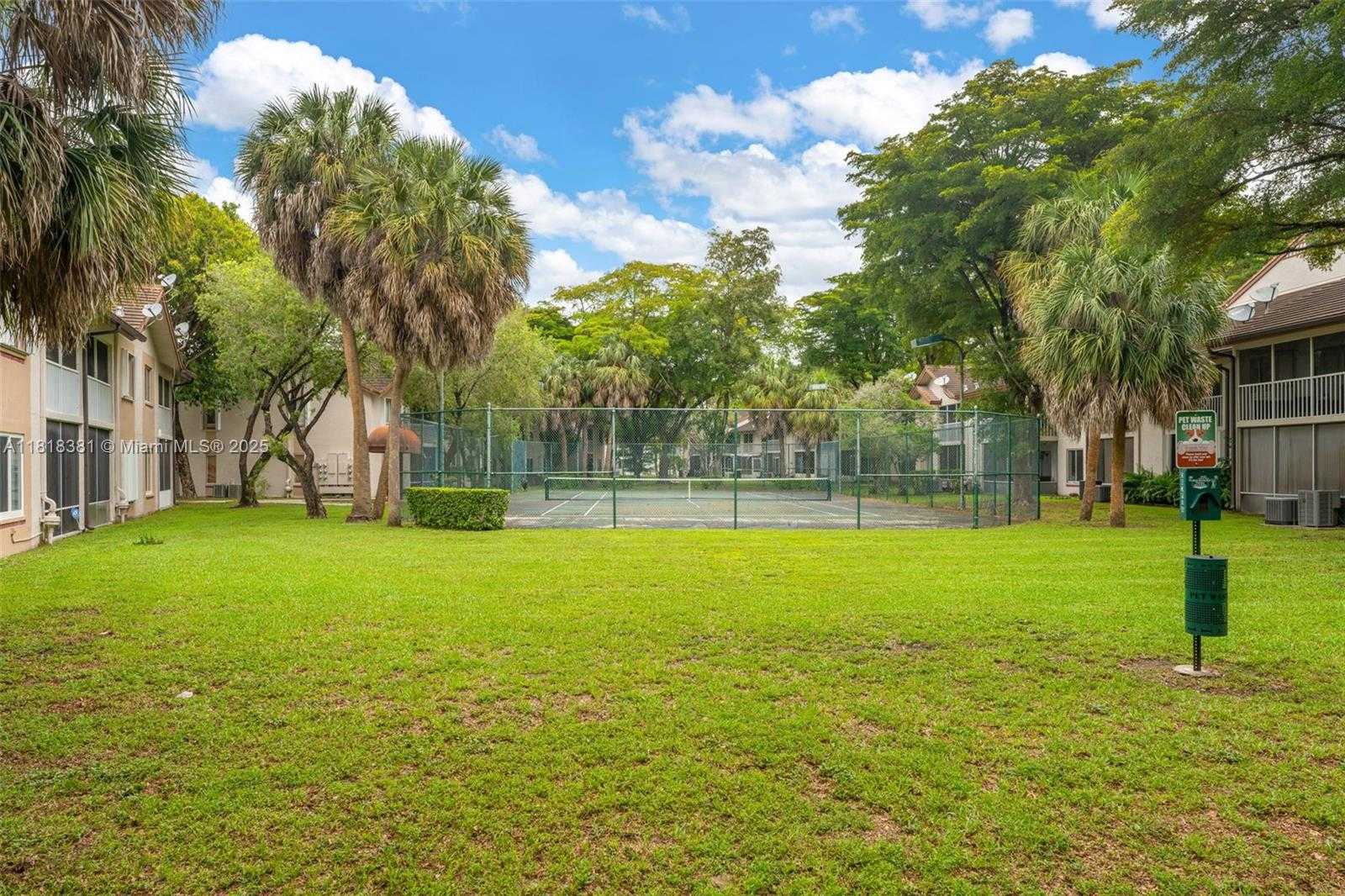 Small Image of 9550 SOUTH WEST 140TH CT #9550, Miami Number 18