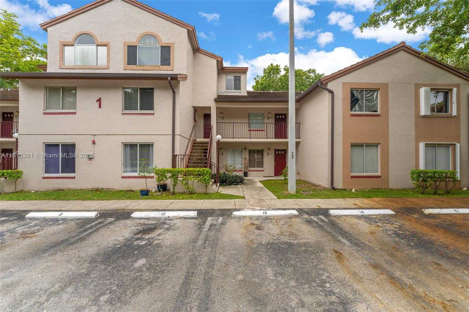 Small Image of 9550 SOUTH WEST 140TH CT #9550, Miami Number 19