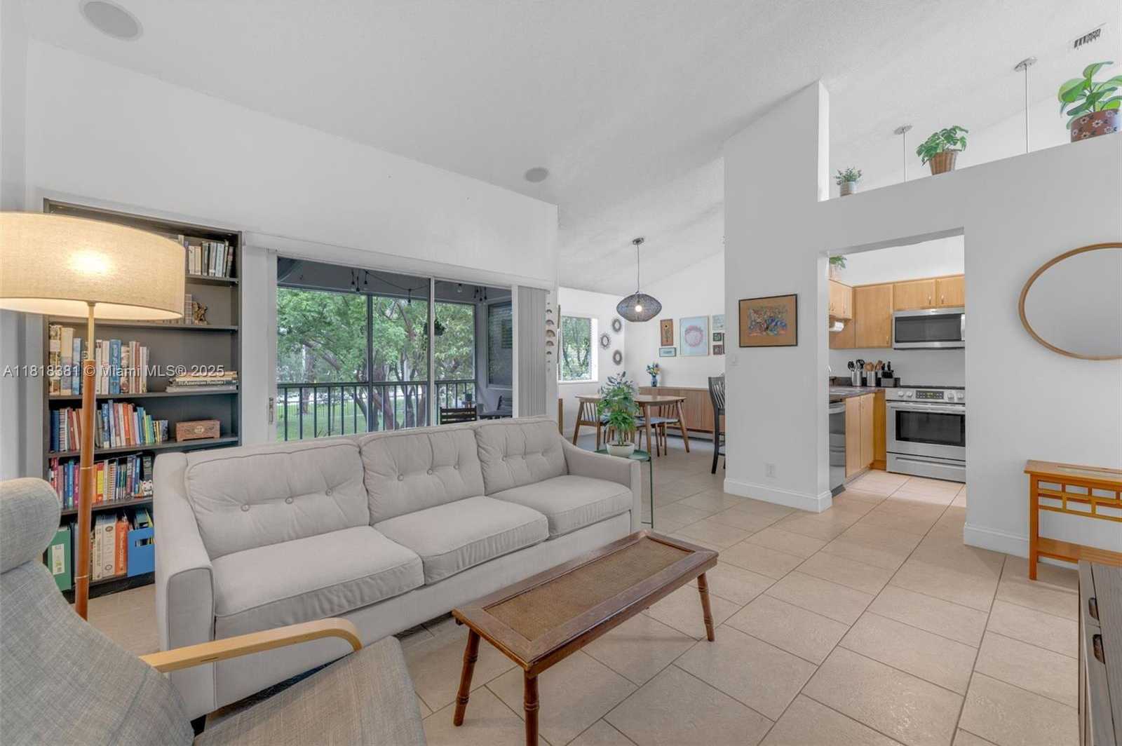 Small Image of 9550 SOUTH WEST 140TH CT #9550, Miami Number 3