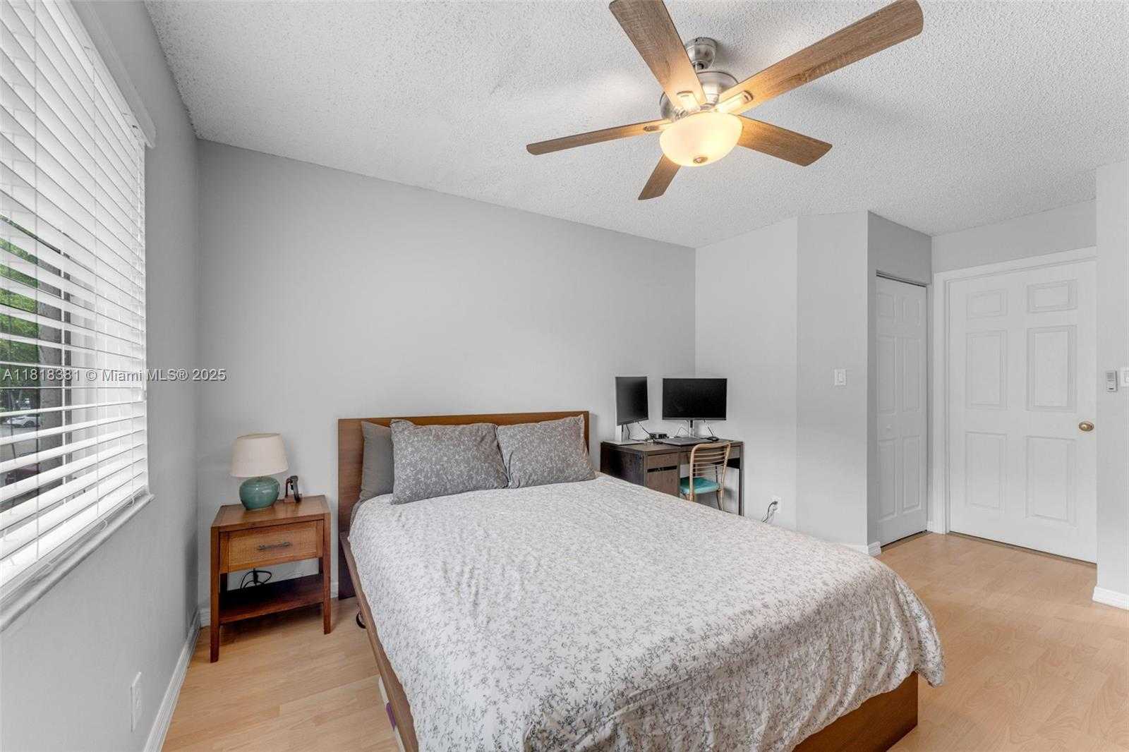 Small Image of 9550 SOUTH WEST 140TH CT #9550, Miami Number 7