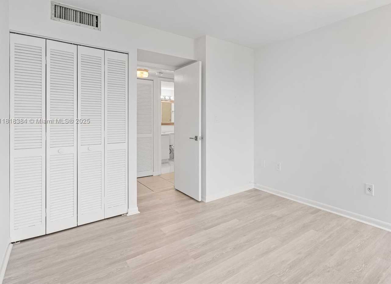 Small Image of 1450 BRICKELL BAY DR #806, Miami Number 11
