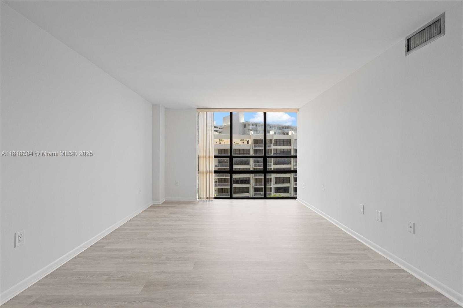 Small Image of 1450 BRICKELL BAY DR #806, Miami Number 25
