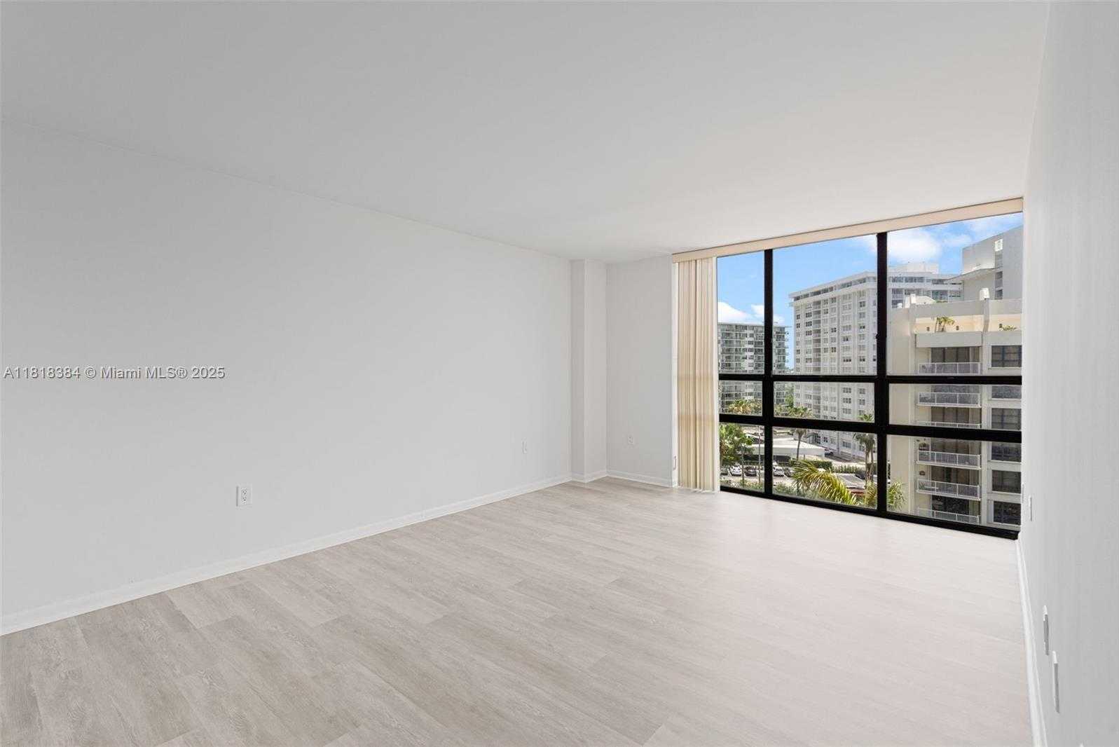Small Image of 1450 BRICKELL BAY DR #806, Miami Number 27