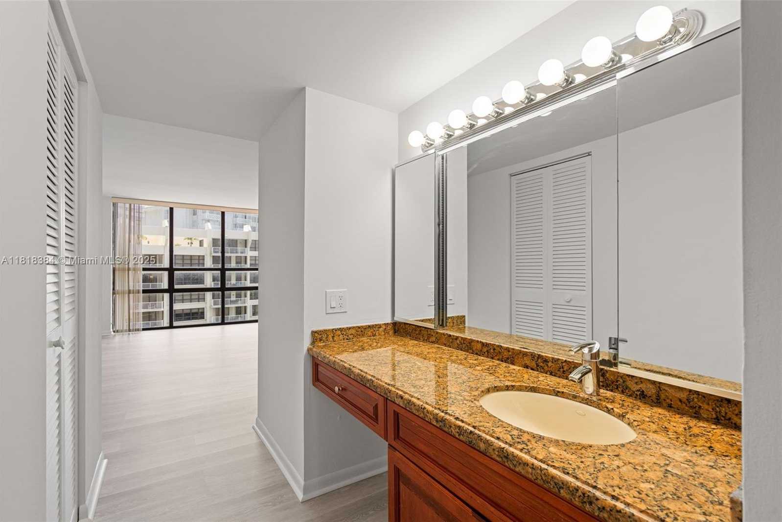 Small Image of 1450 BRICKELL BAY DR #806, Miami Number 29