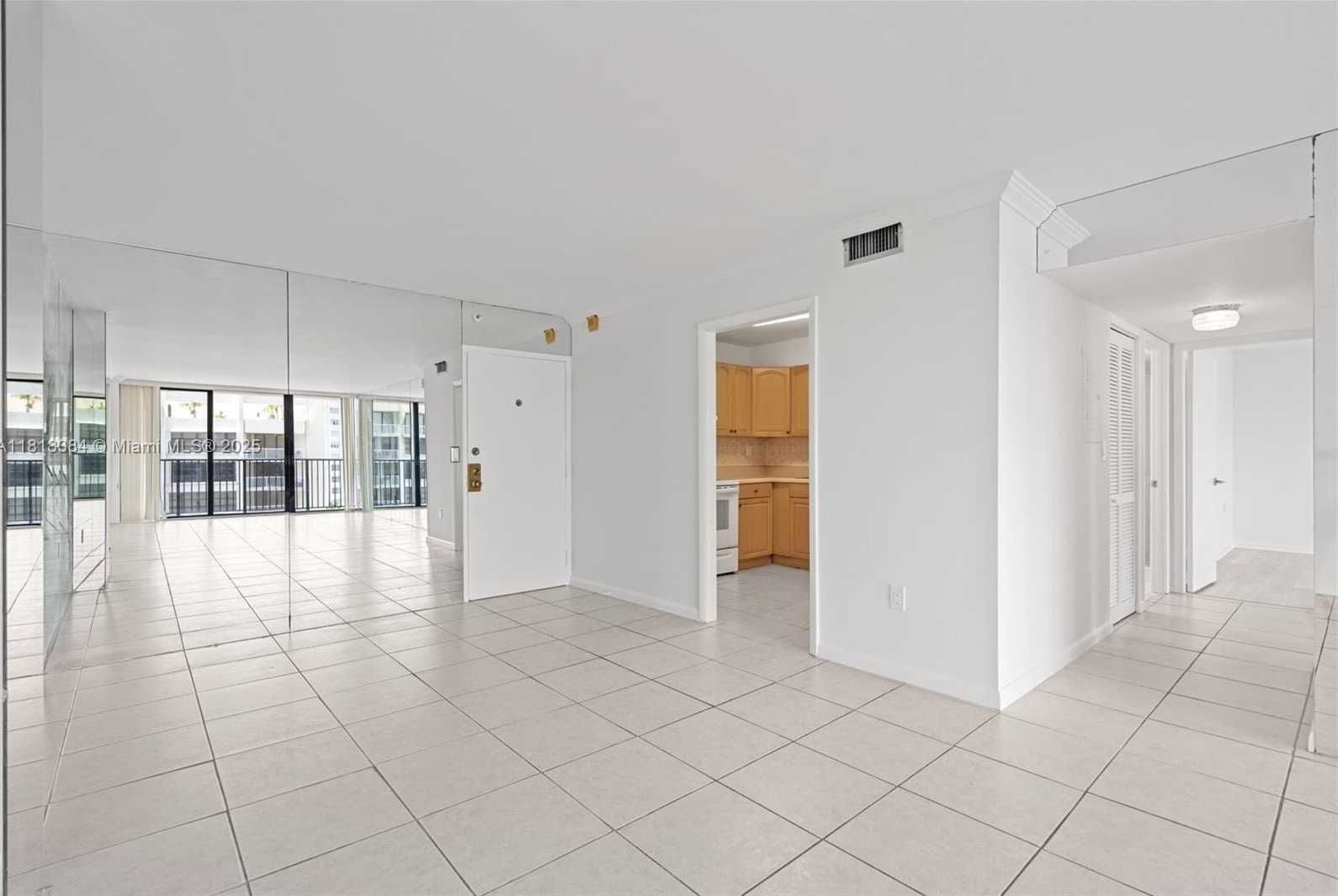 Small Image of 1450 BRICKELL BAY DR #806, Miami Number 3