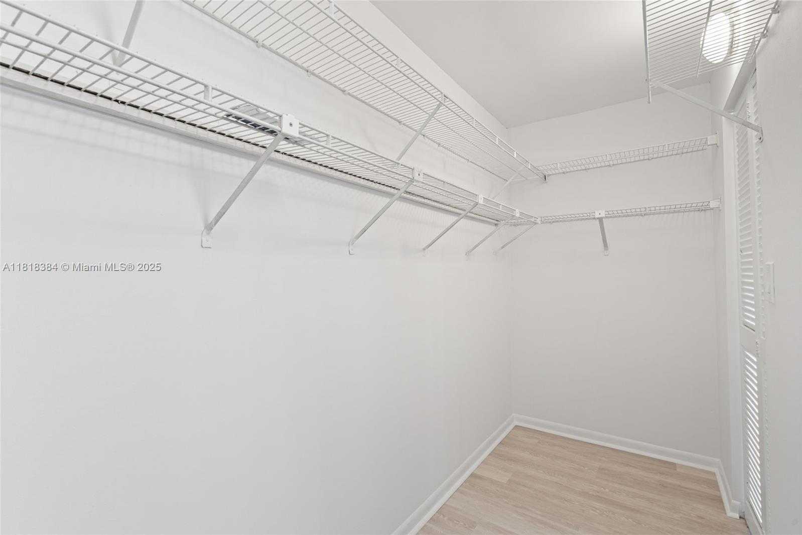 Small Image of 1450 BRICKELL BAY DR #806, Miami Number 31