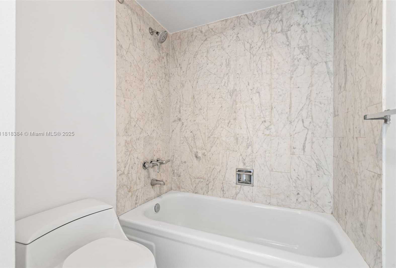 Small Image of 1450 BRICKELL BAY DR #806, Miami Number 32