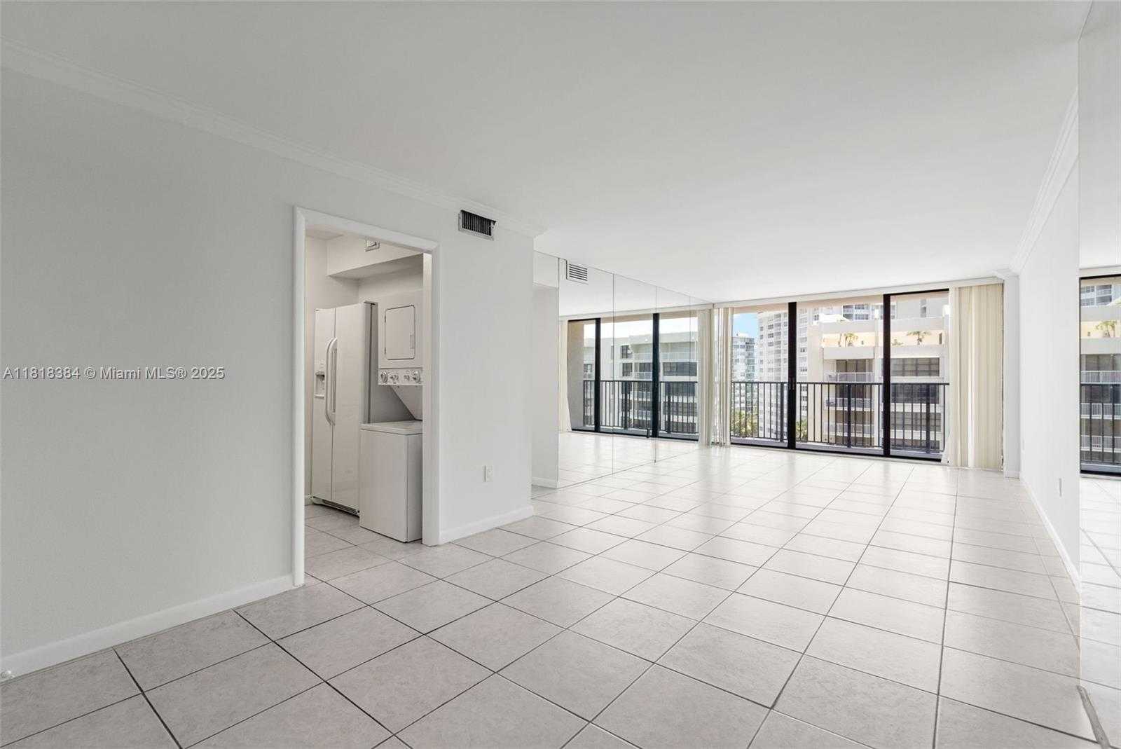 Small Image of 1450 BRICKELL BAY DR #806, Miami Number 4