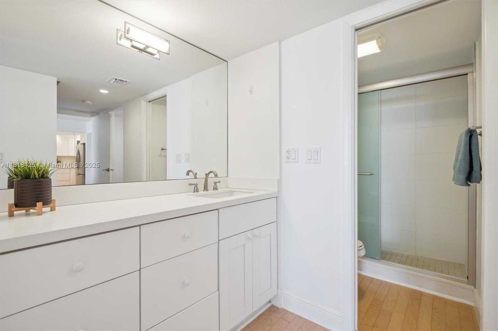 Small Image of 20301 WEST COUNTRY CLUB DR #1828, Aventura Number 11