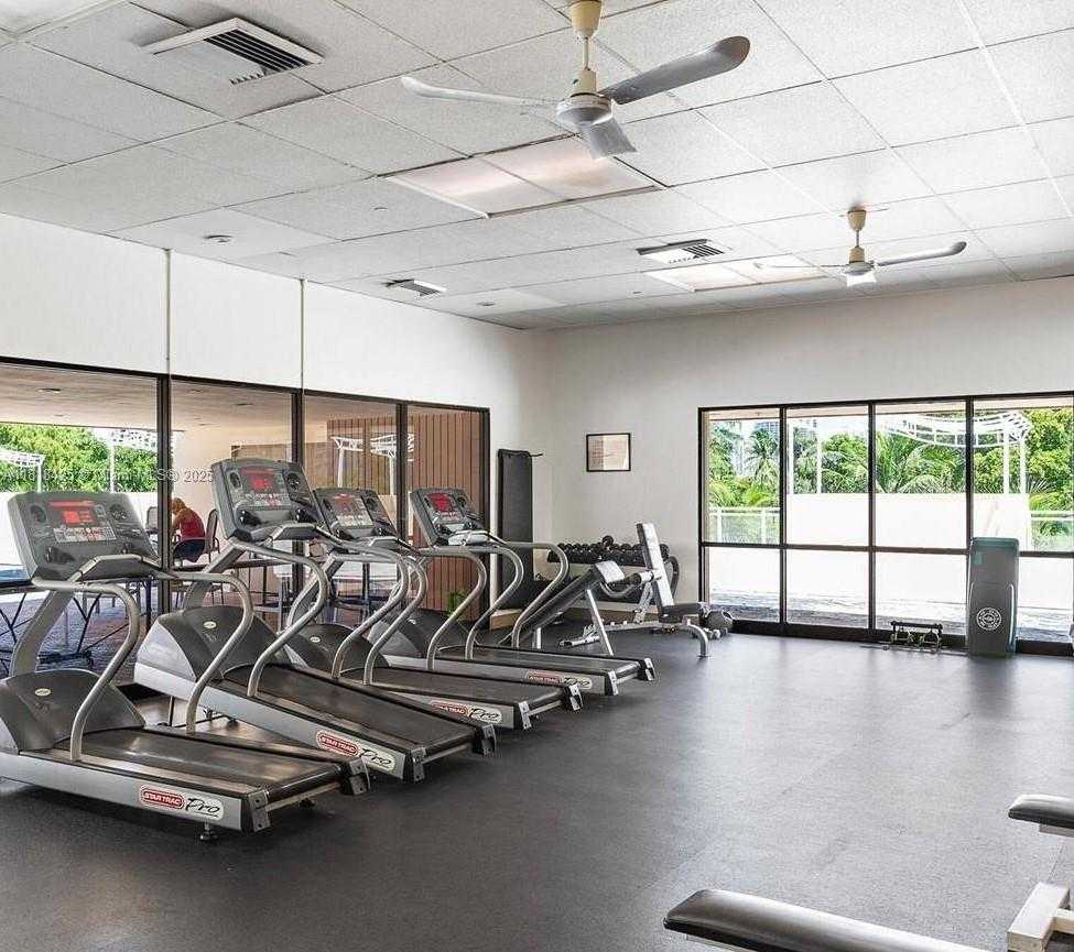 Small Image of 20301 WEST COUNTRY CLUB DR #1828, Aventura Number 23