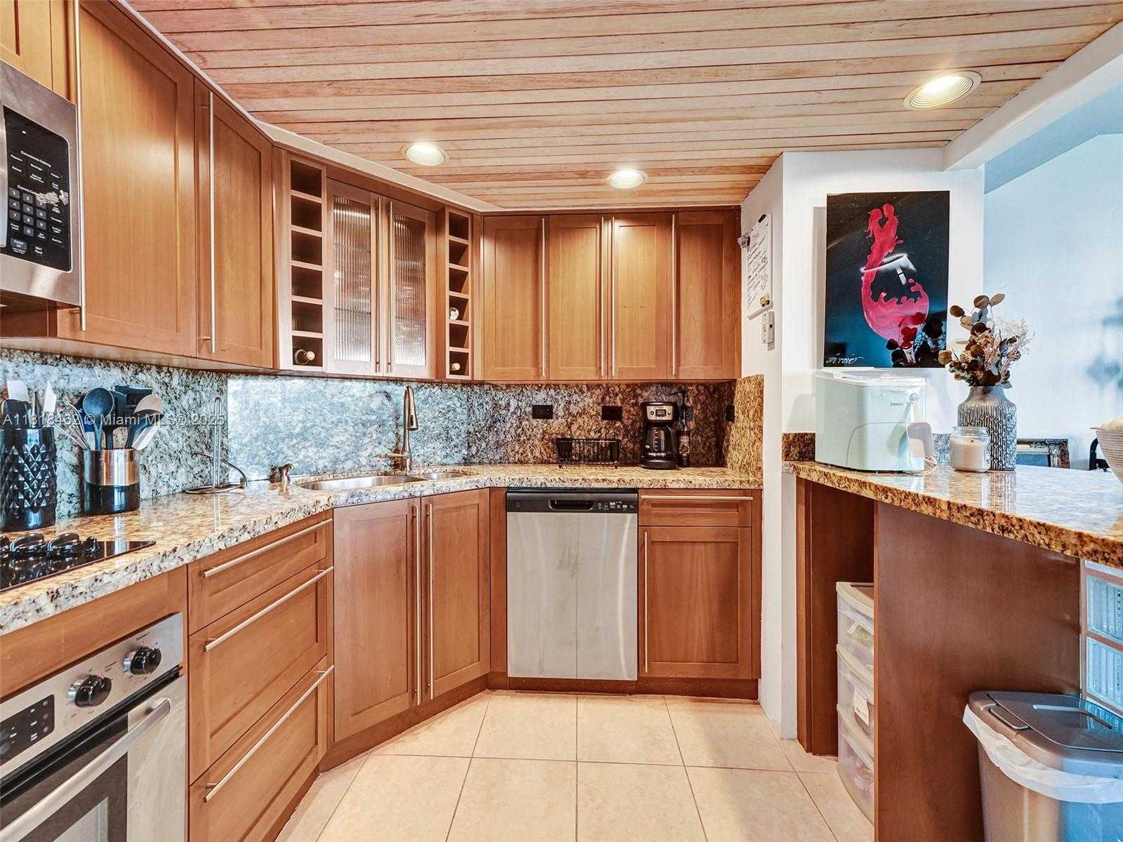 Small Image of 1408 BRICKELL BAY DR #411, Miami Number 12