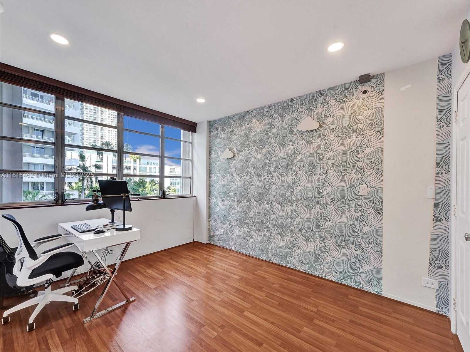 Small Image of 1408 BRICKELL BAY DR #411, Miami Number 22