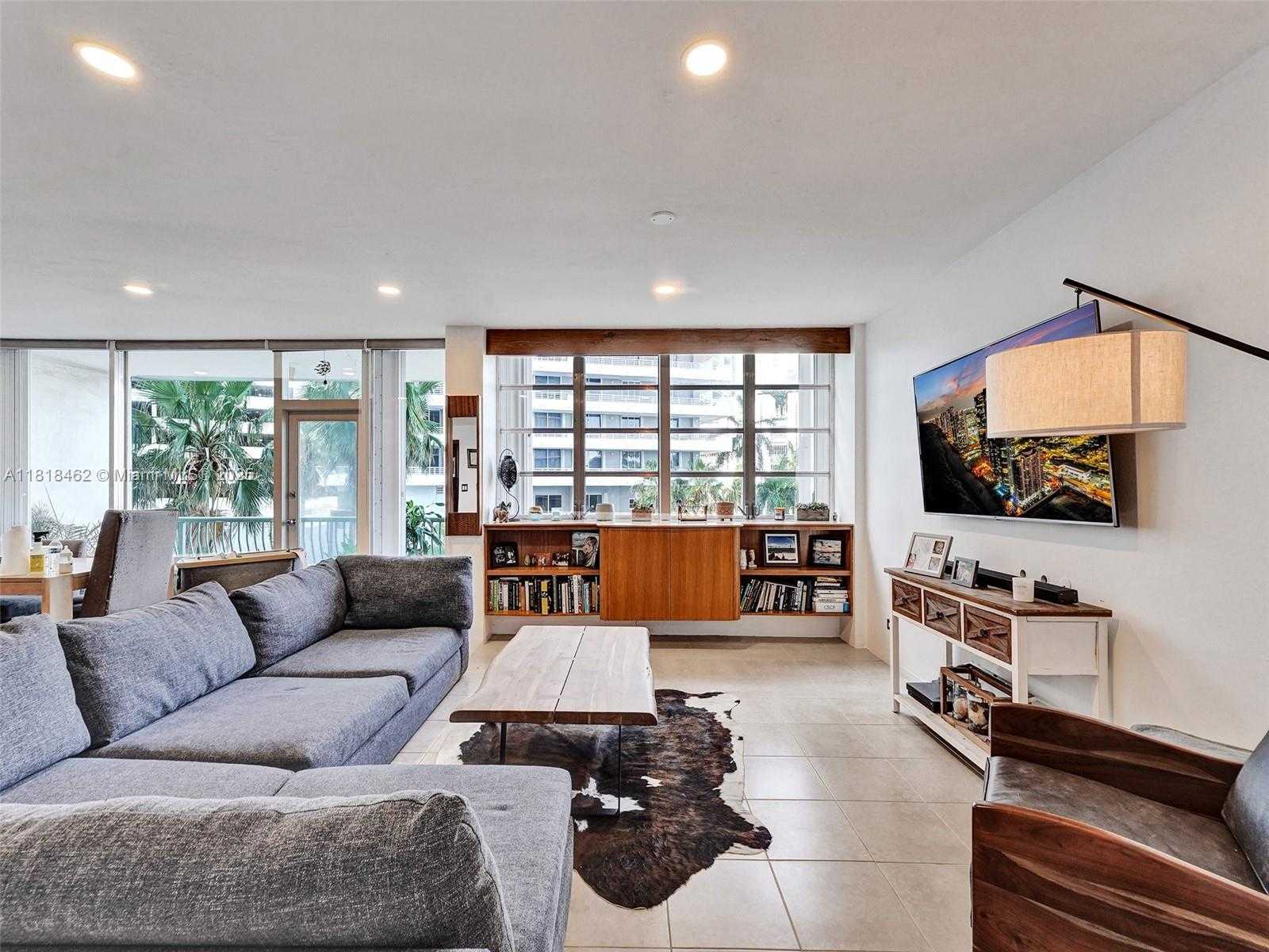 Small Image of 1408 BRICKELL BAY DR #411, Miami Number 3