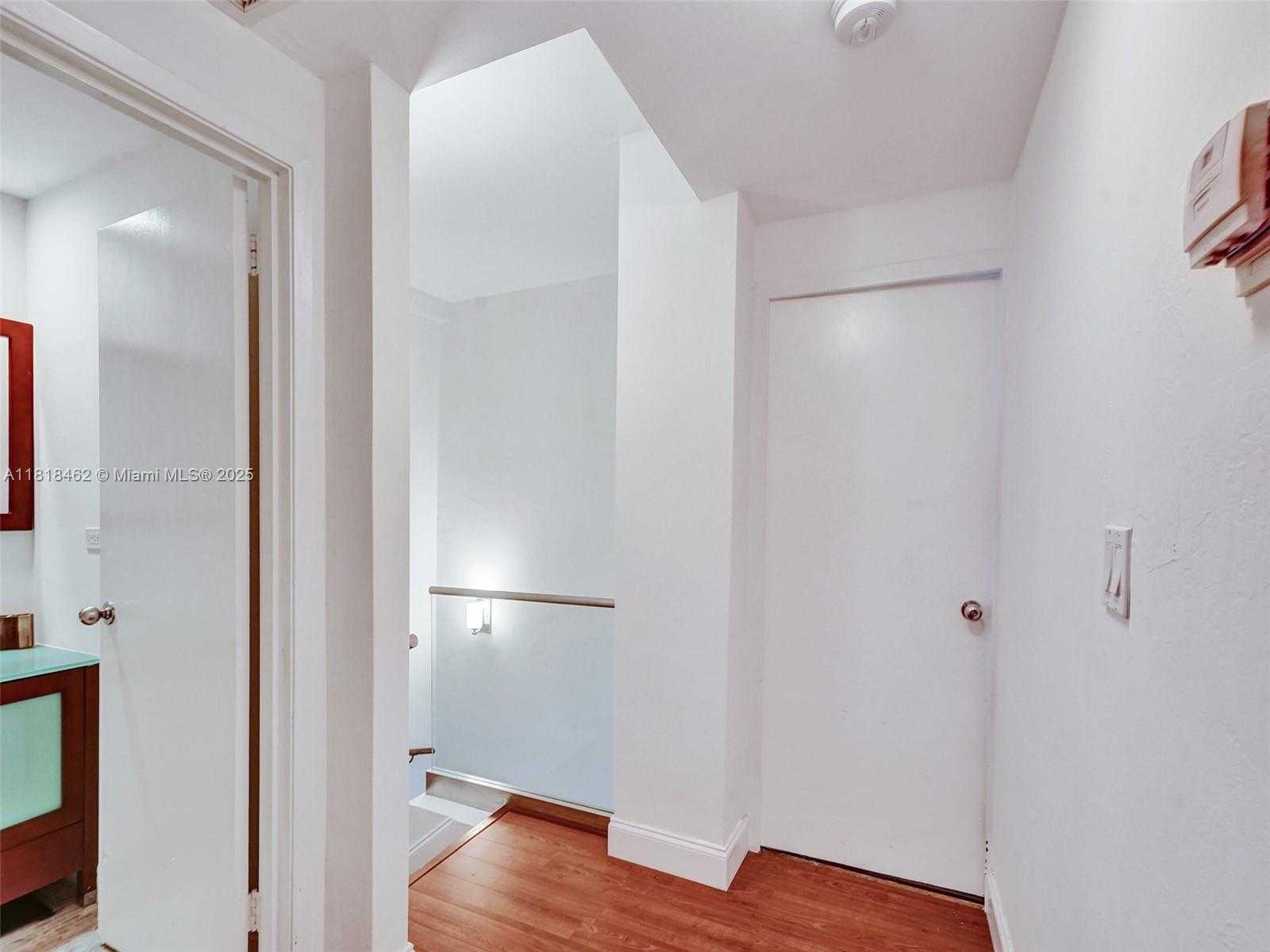 Small Image of 1408 BRICKELL BAY DR #411, Miami Number 31