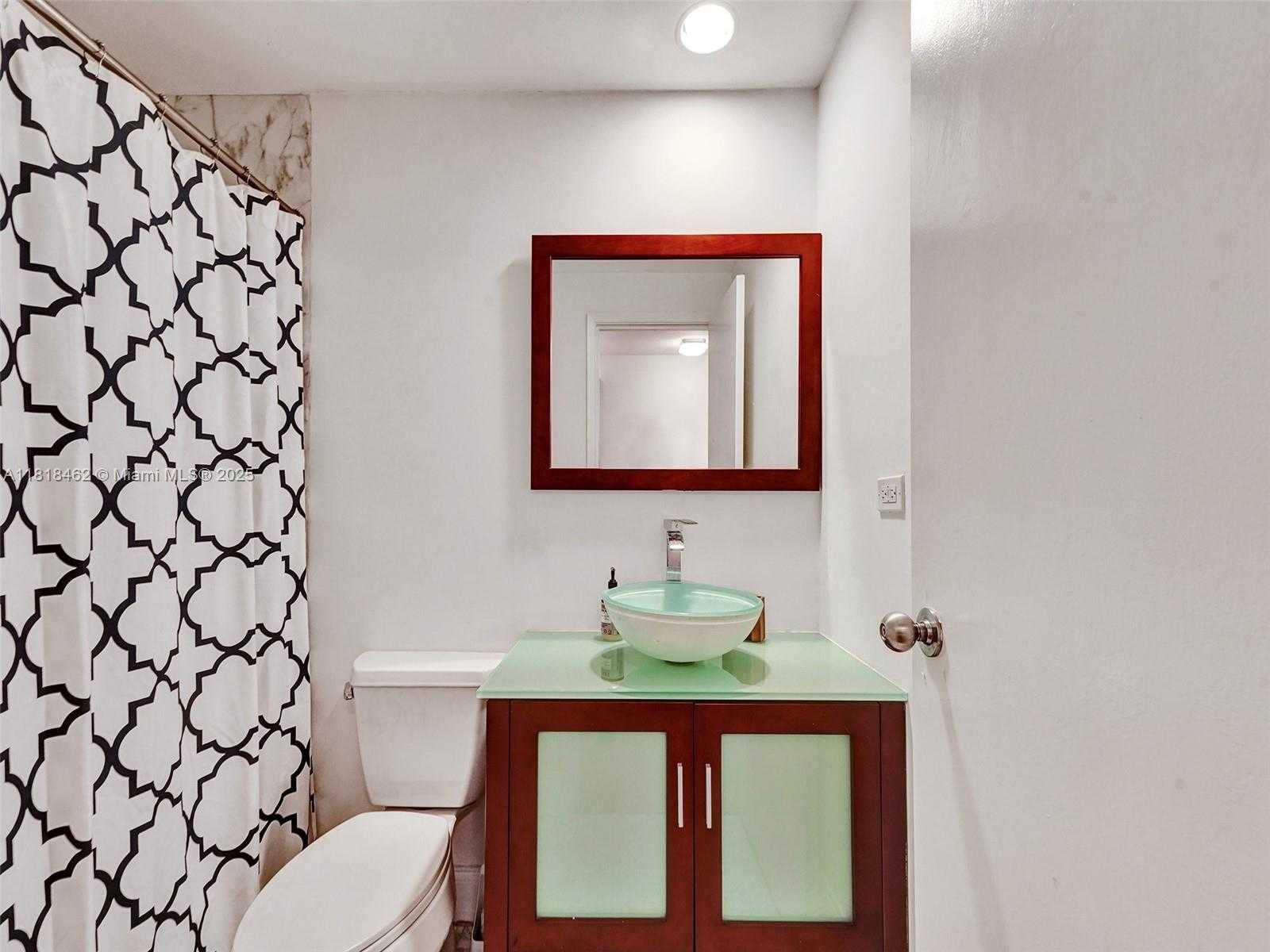 Small Image of 1408 BRICKELL BAY DR #411, Miami Number 39