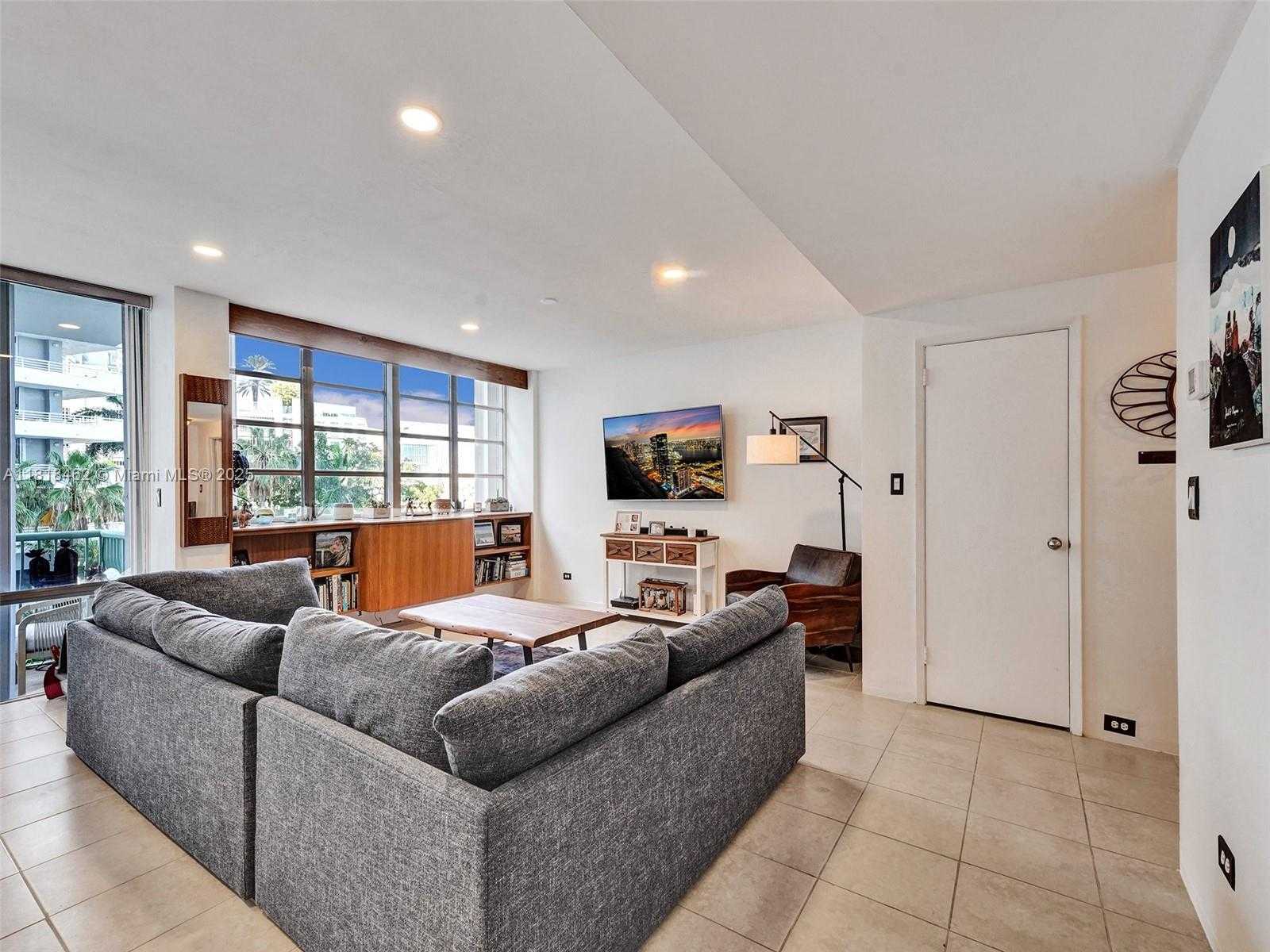 Small Image of 1408 BRICKELL BAY DR #411, Miami Number 7