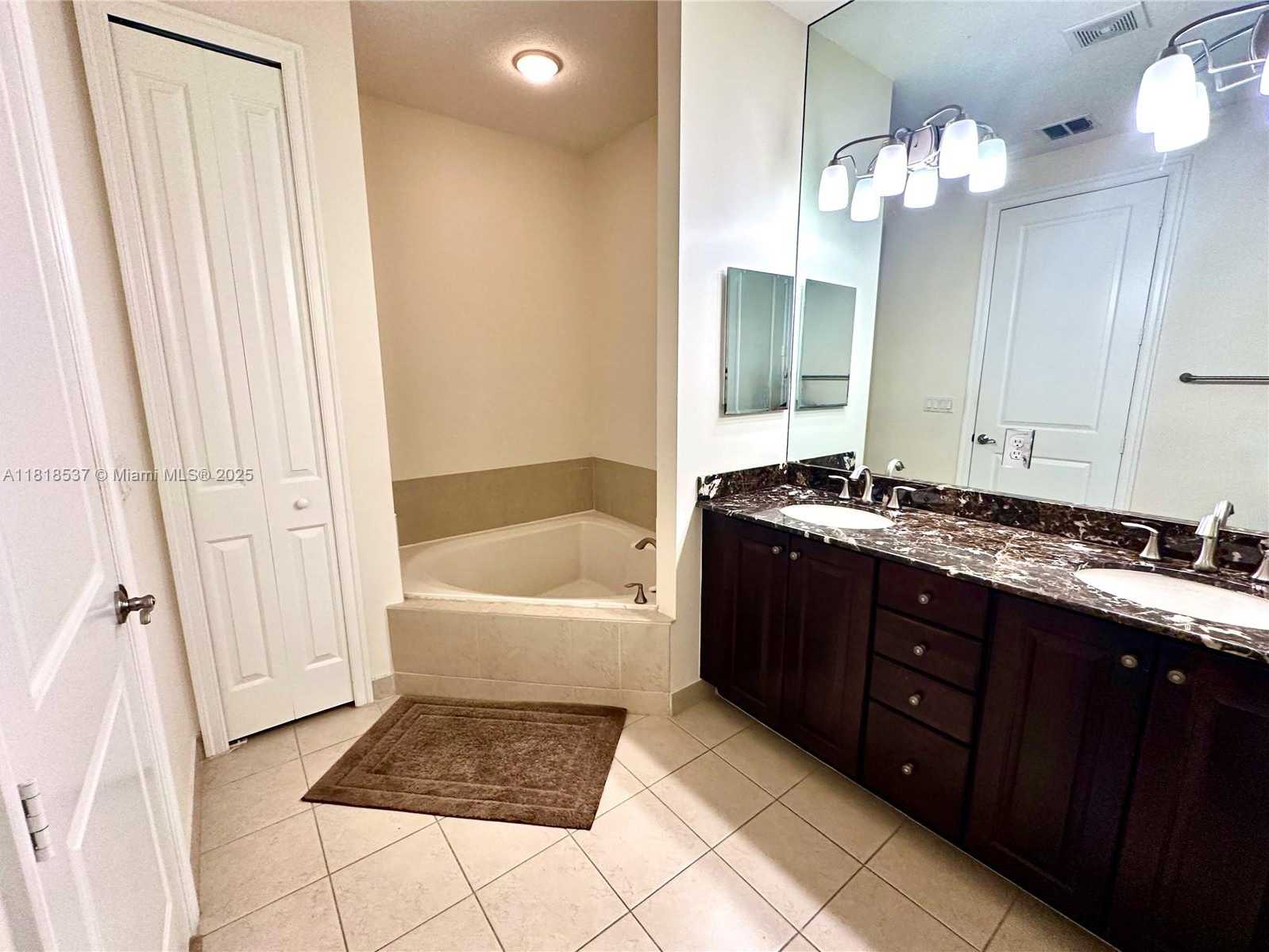 Small Image of 119 RIVERWALK CIRCLE EAST, Plantation Number 12