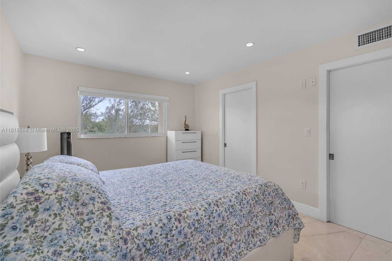 Small Image of 7430 MIAMI LAKES DR #E301, Miami Lakes Number 12