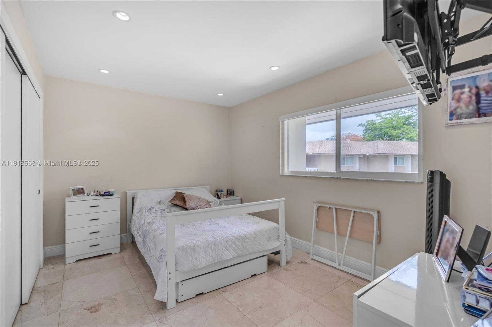 Small Image of 7430 MIAMI LAKES DR #E301, Miami Lakes Number 17