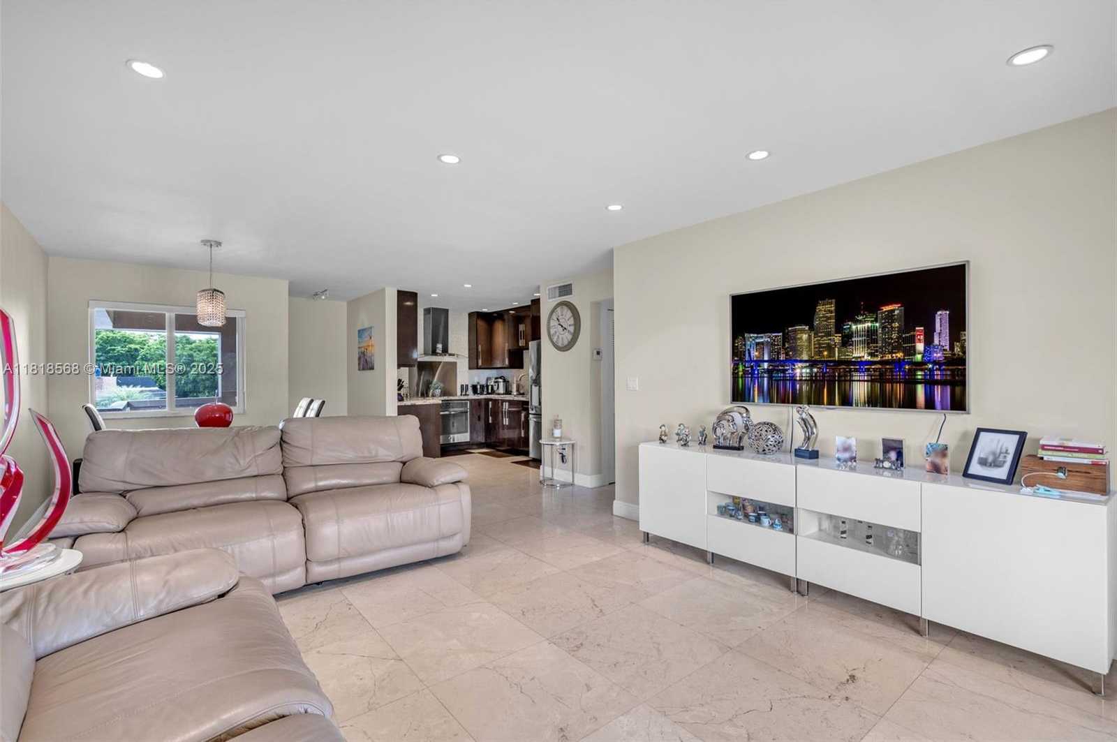 Small Image of 7430 MIAMI LAKES DR #E301, Miami Lakes Number 2