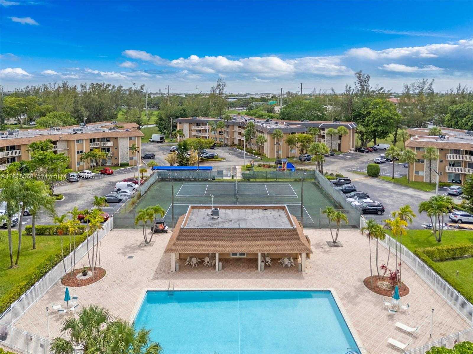 Small Image of 7430 MIAMI LAKES DR #E301, Miami Lakes Number 24