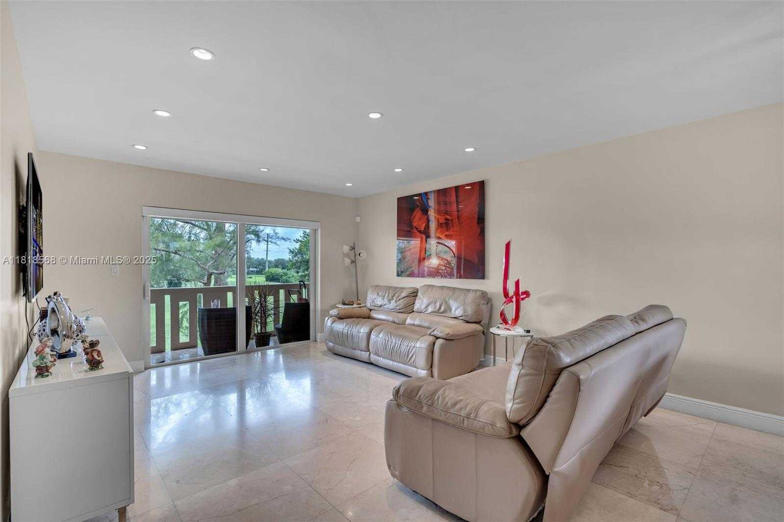 Small Image of 7430 MIAMI LAKES DR #E301, Miami Lakes Number 3