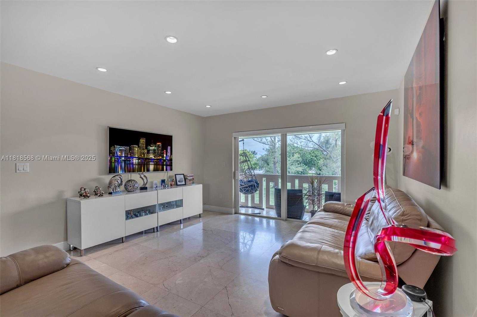 Small Image of 7430 MIAMI LAKES DR #E301, Miami Lakes Number 4