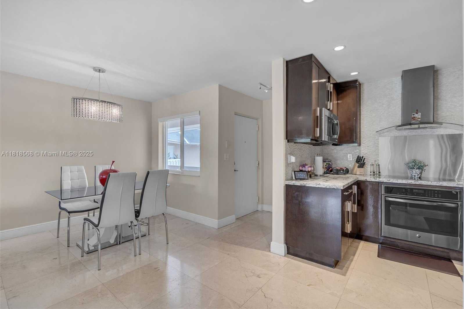 Small Image of 7430 MIAMI LAKES DR #E301, Miami Lakes Number 8