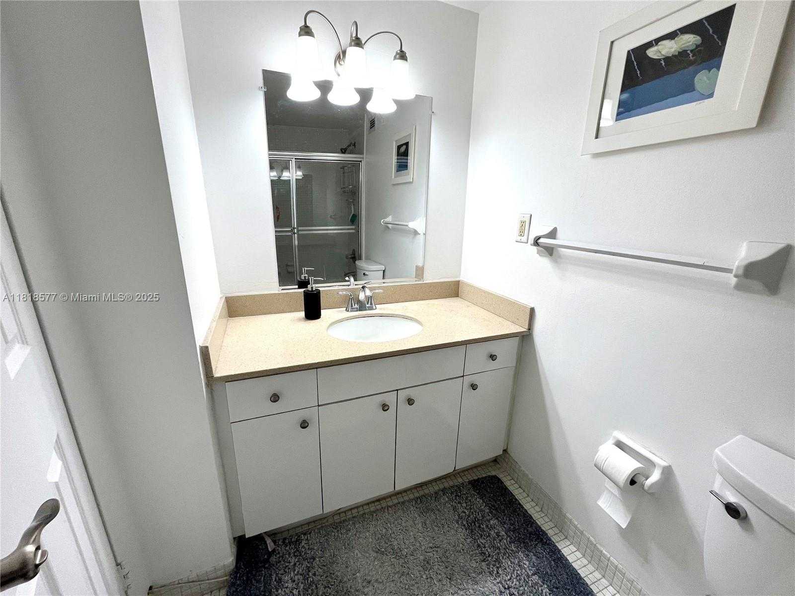 Small Image of 2899 COLLINS AVE #810, Miami Beach Number 10