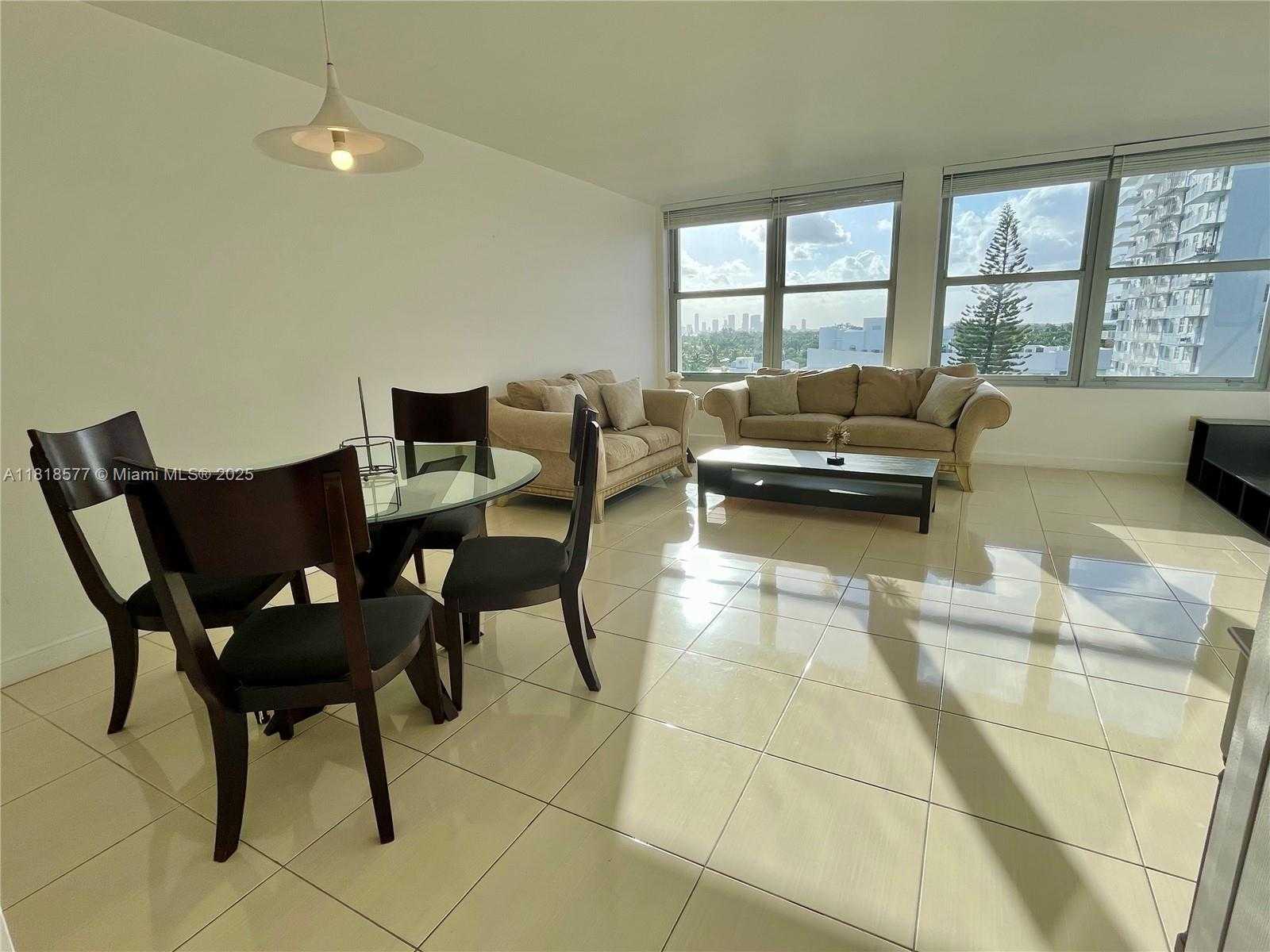 Small Image of 2899 COLLINS AVE #810, Miami Beach Number 5