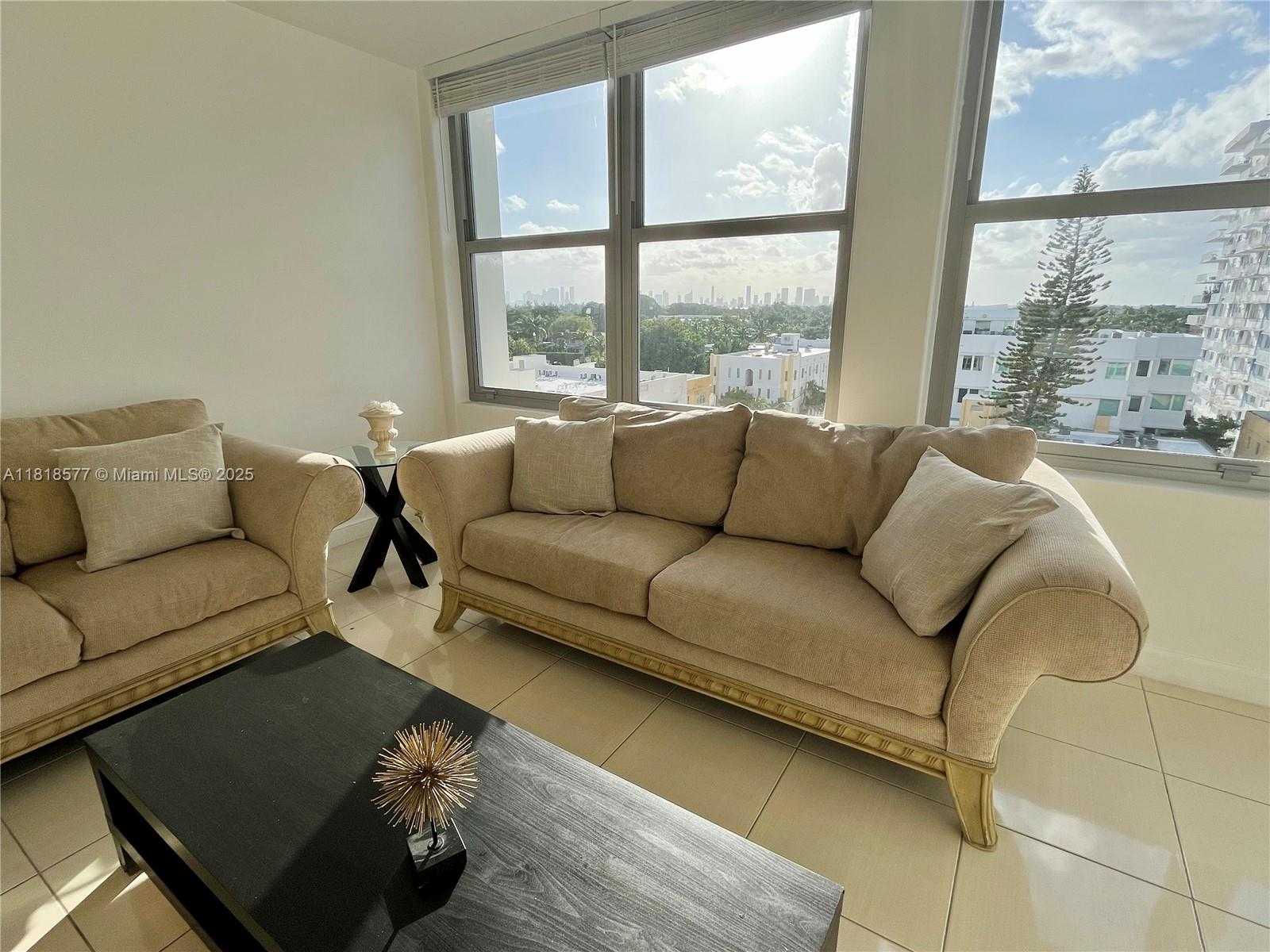 Small Image of 2899 COLLINS AVE #810, Miami Beach Number 7