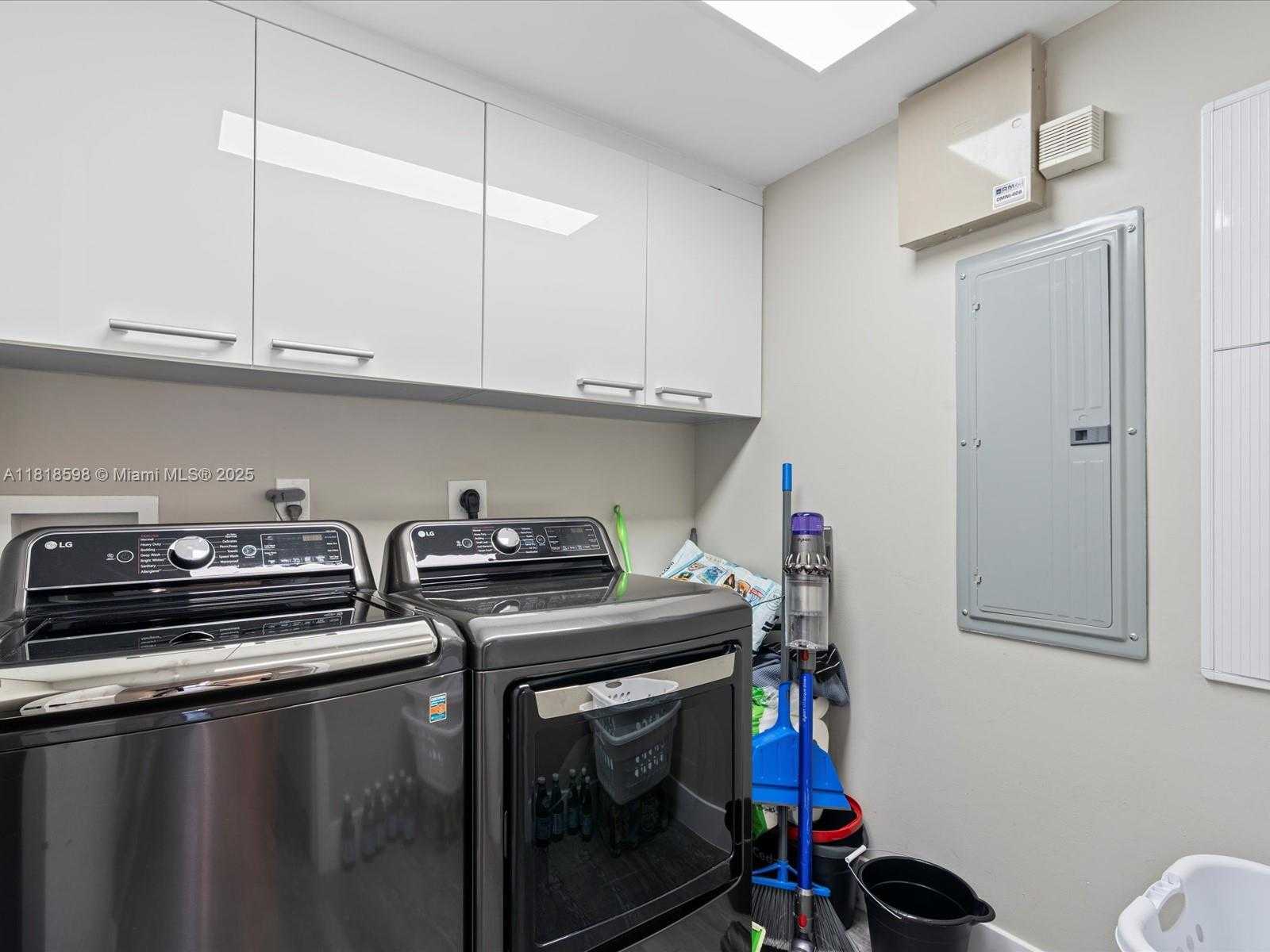 Small Image of 17201 COLLINS AVE #1007, Sunny Isles Beach Number 20