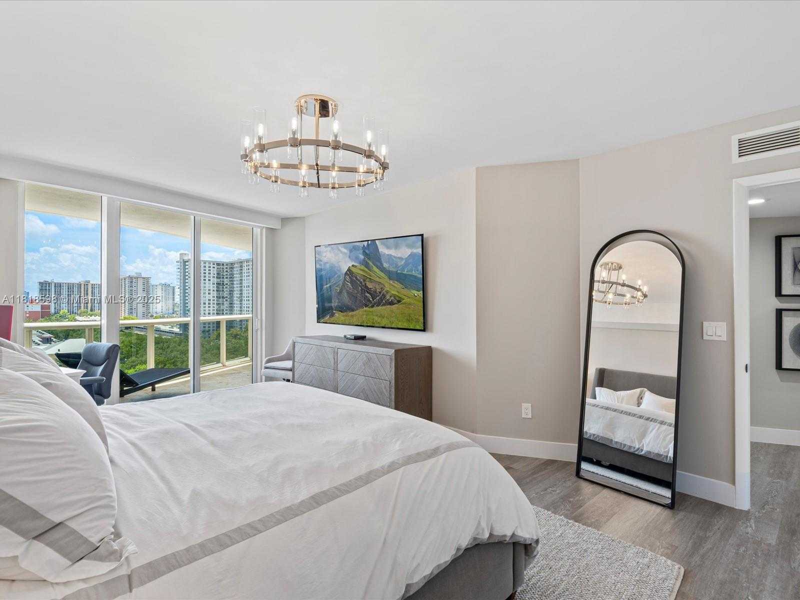 Small Image of 17201 COLLINS AVE #1007, Sunny Isles Beach Number 24