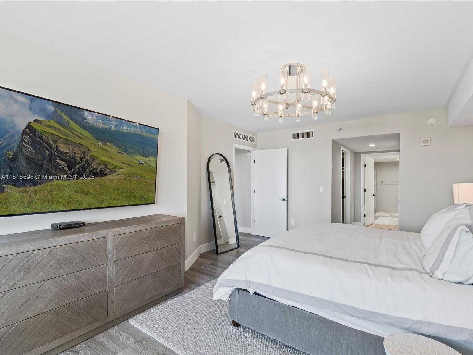 Small Image of 17201 COLLINS AVE #1007, Sunny Isles Beach Number 27