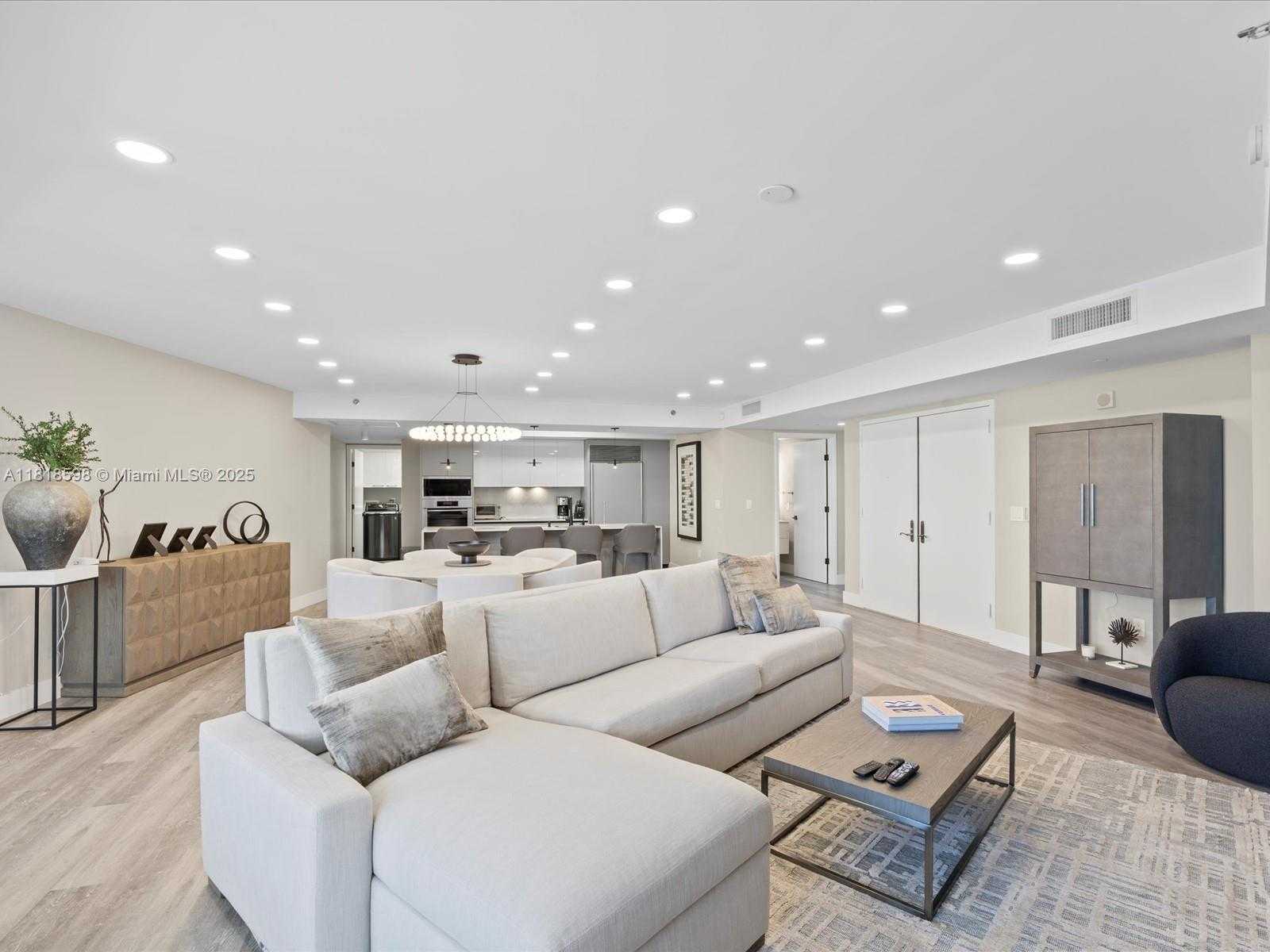 Small Image of 17201 COLLINS AVE #1007, Sunny Isles Beach Number 5