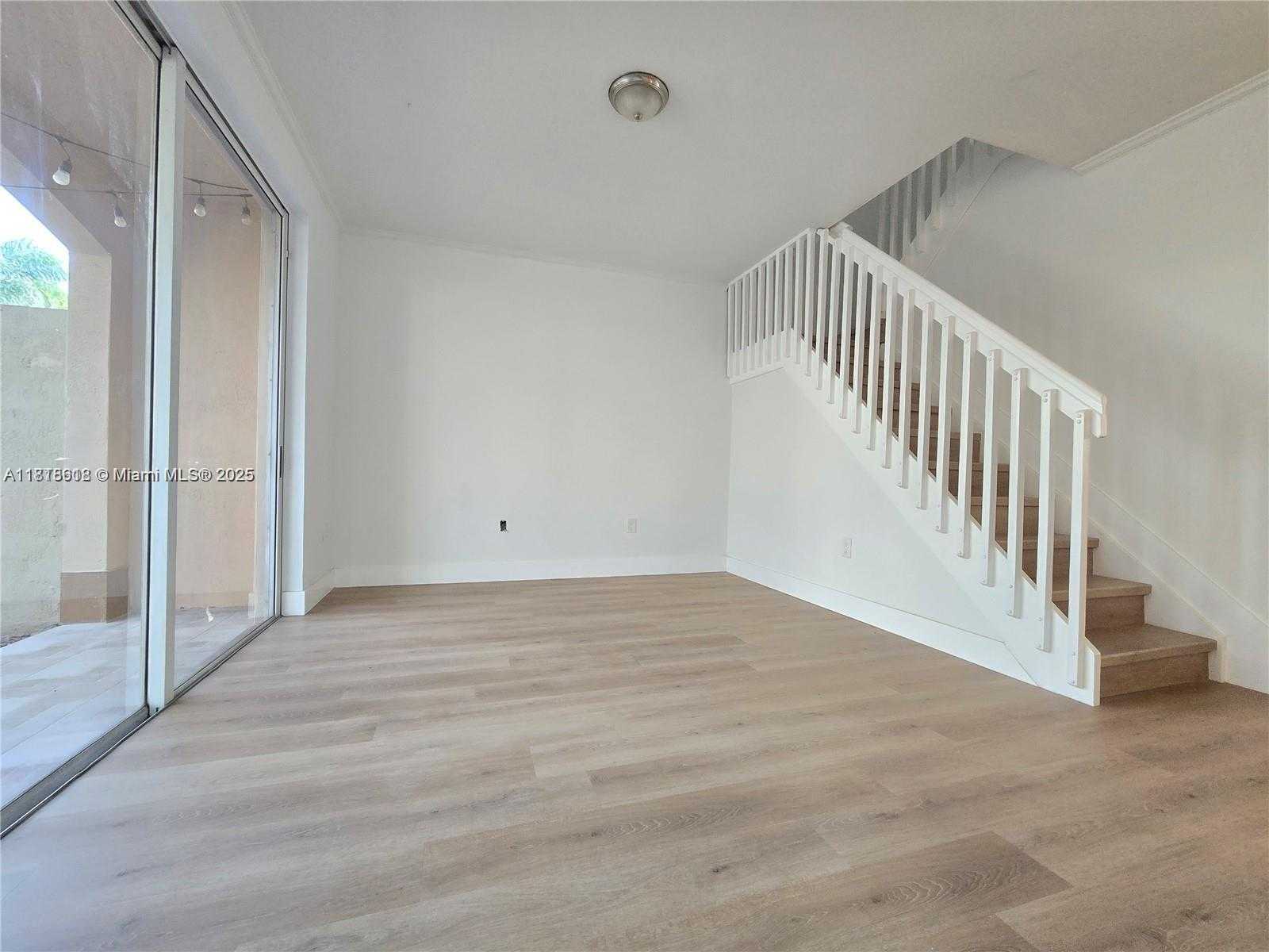 Small Image of 129 RIVERWALK CIR #129, Sunrise Number 10