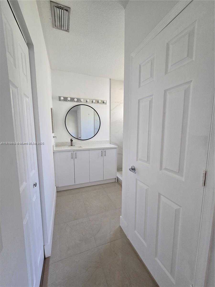 Small Image of 129 RIVERWALK CIR #129, Sunrise Number 17